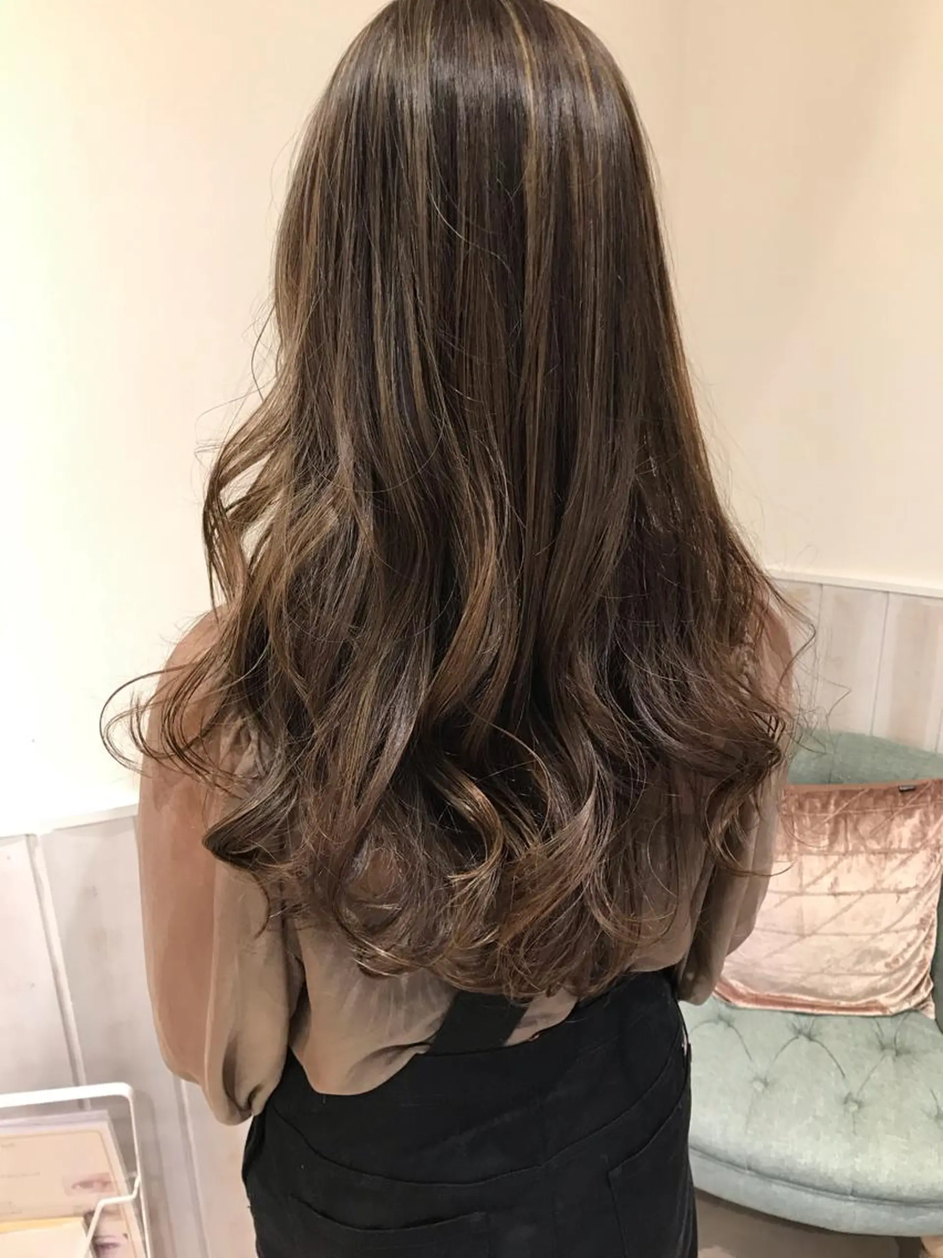 ロング カラー にしだ まりえのヘアスタイル