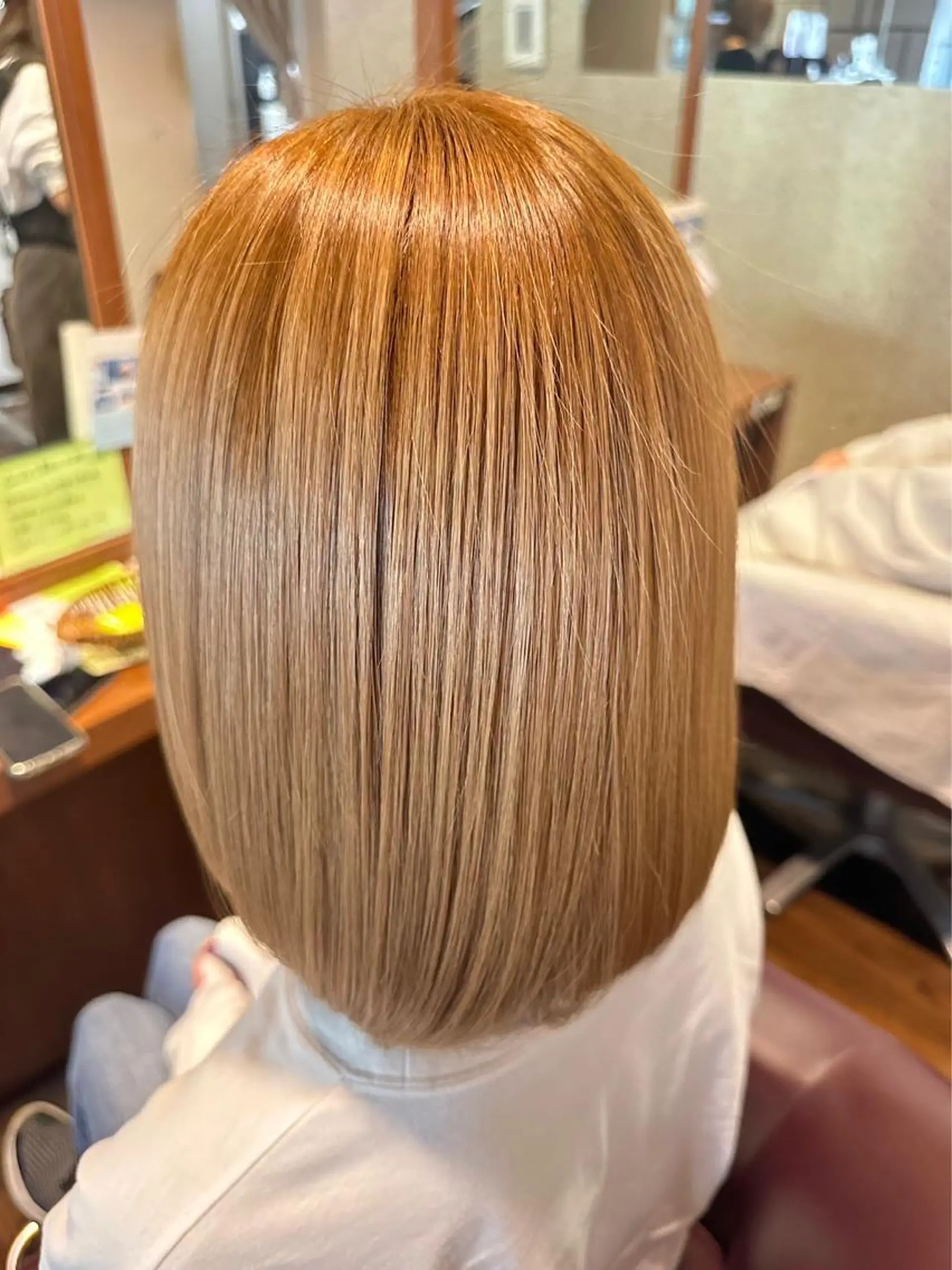 ショート ヘアカラー あずま みゆのヘアスタイル
