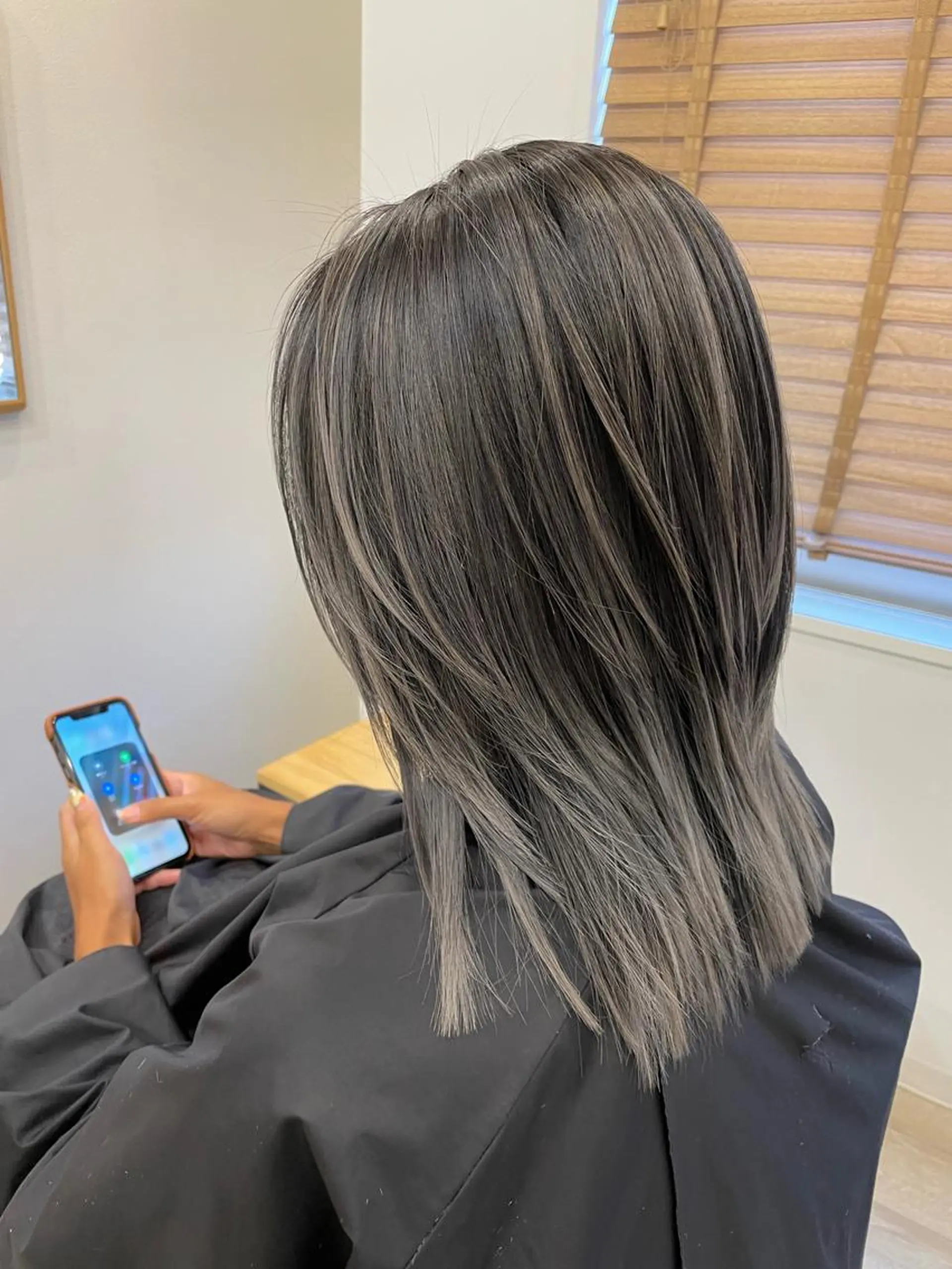 ロング カラー かわさき ともやのヘアスタイル