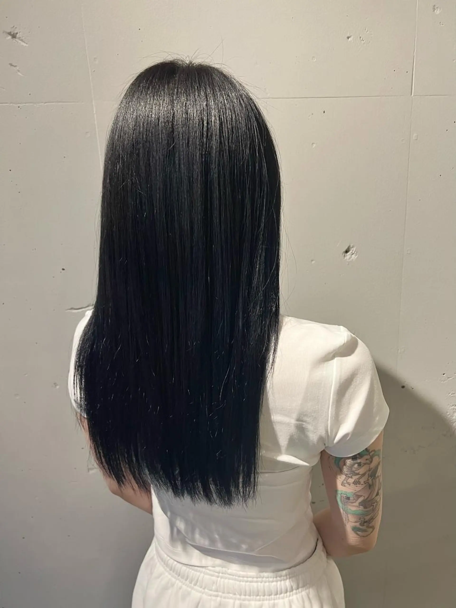 セミロング カラー 黒髪 ブリーチ ブルーカラー ブルーブラック 卒業式のヘアスタイル ヘアカラー トリートメント ヘッドスパ カラースペシャリスト しょう🧑🏼‍🎨のヘアスタイル