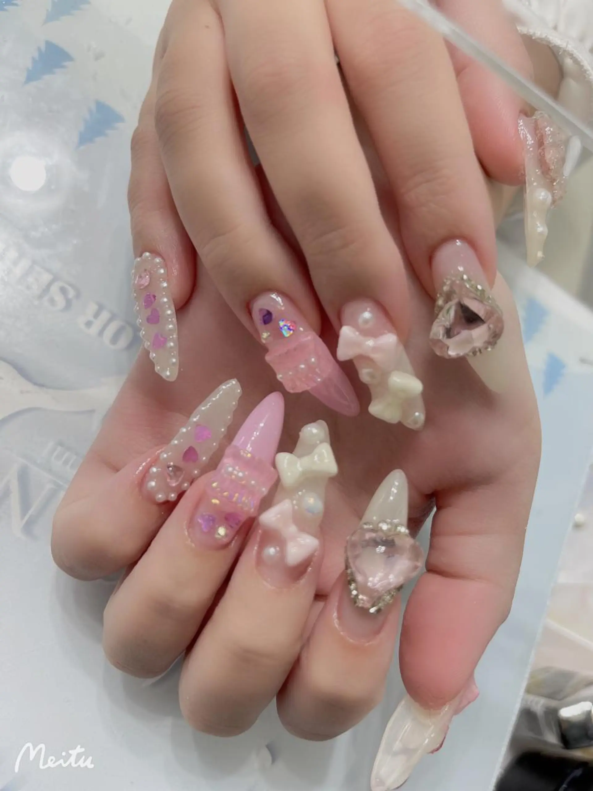 ネイル ハンドネイル 菲菲ネイルサロン所属・FF フィフィネイルサロンのネイルデザイン