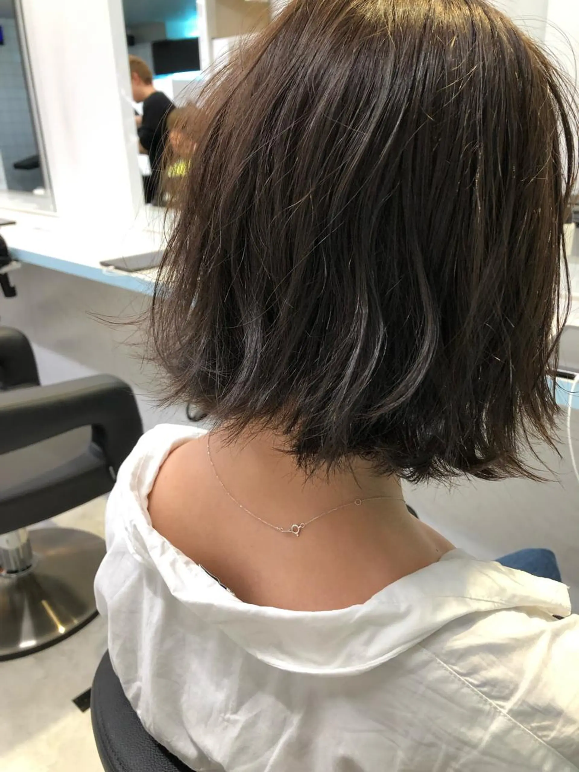 ショート カラー グレージュ カット トリートメント lar 立川南口所属・レイヤーボブ/ボブ 仲川和人のヘアスタイル