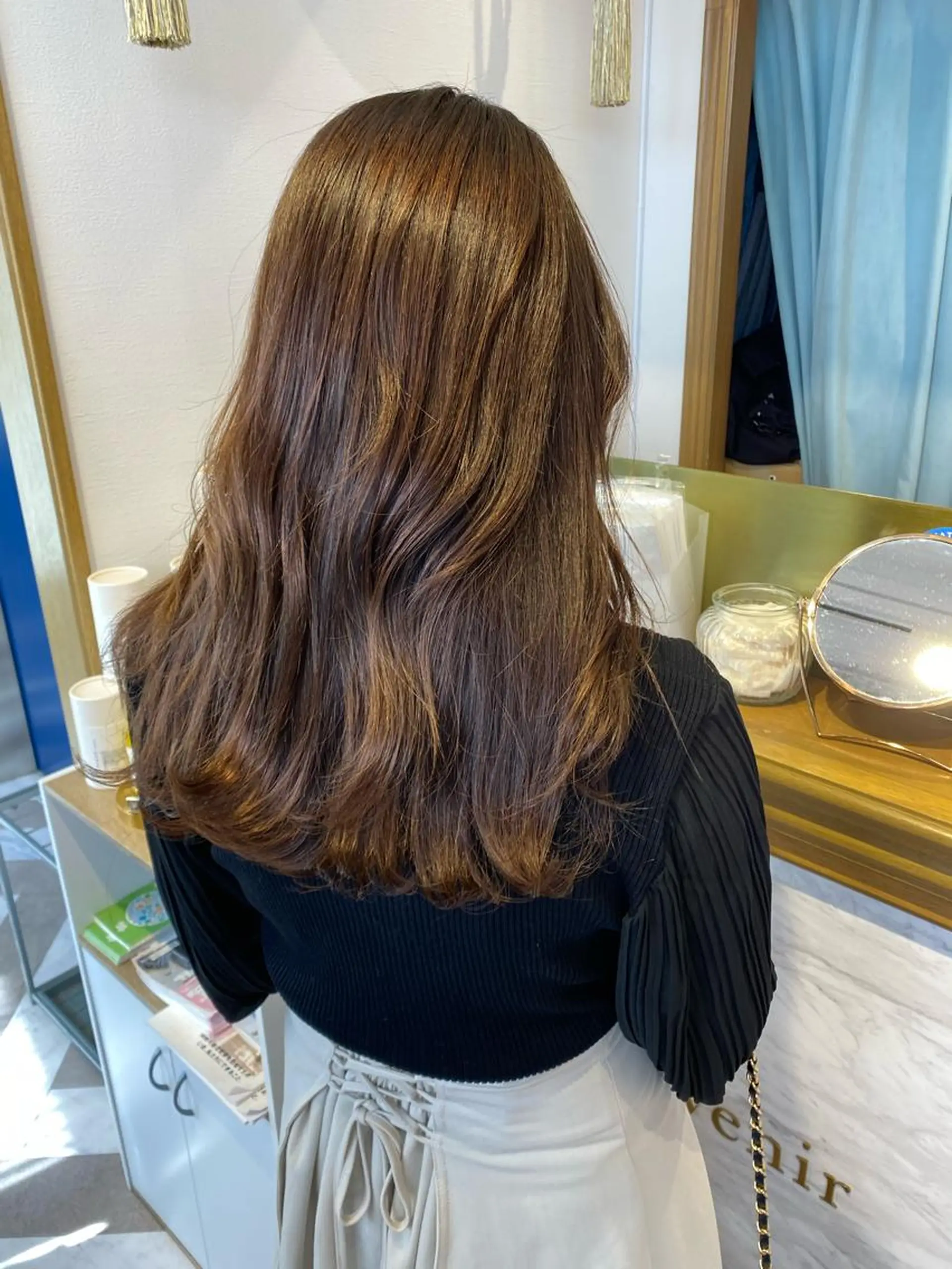 ミディアム カット ヘアカラー トリートメント レイヤーカット /透明感カラー西田のヘアスタイル