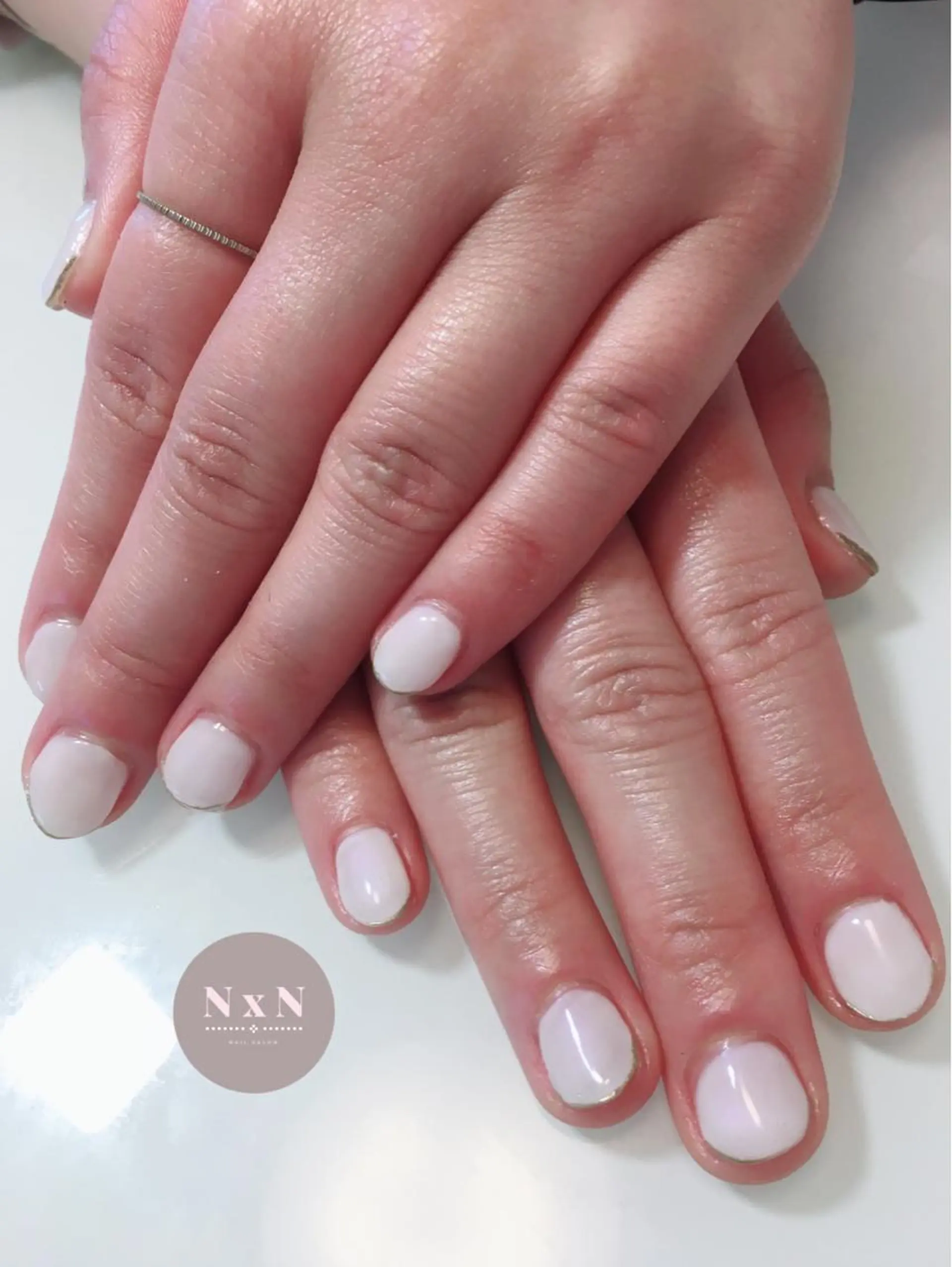 ネイル ゴールド ホワイト ハンドネイル nail salon N×Nのネイルデザイン
