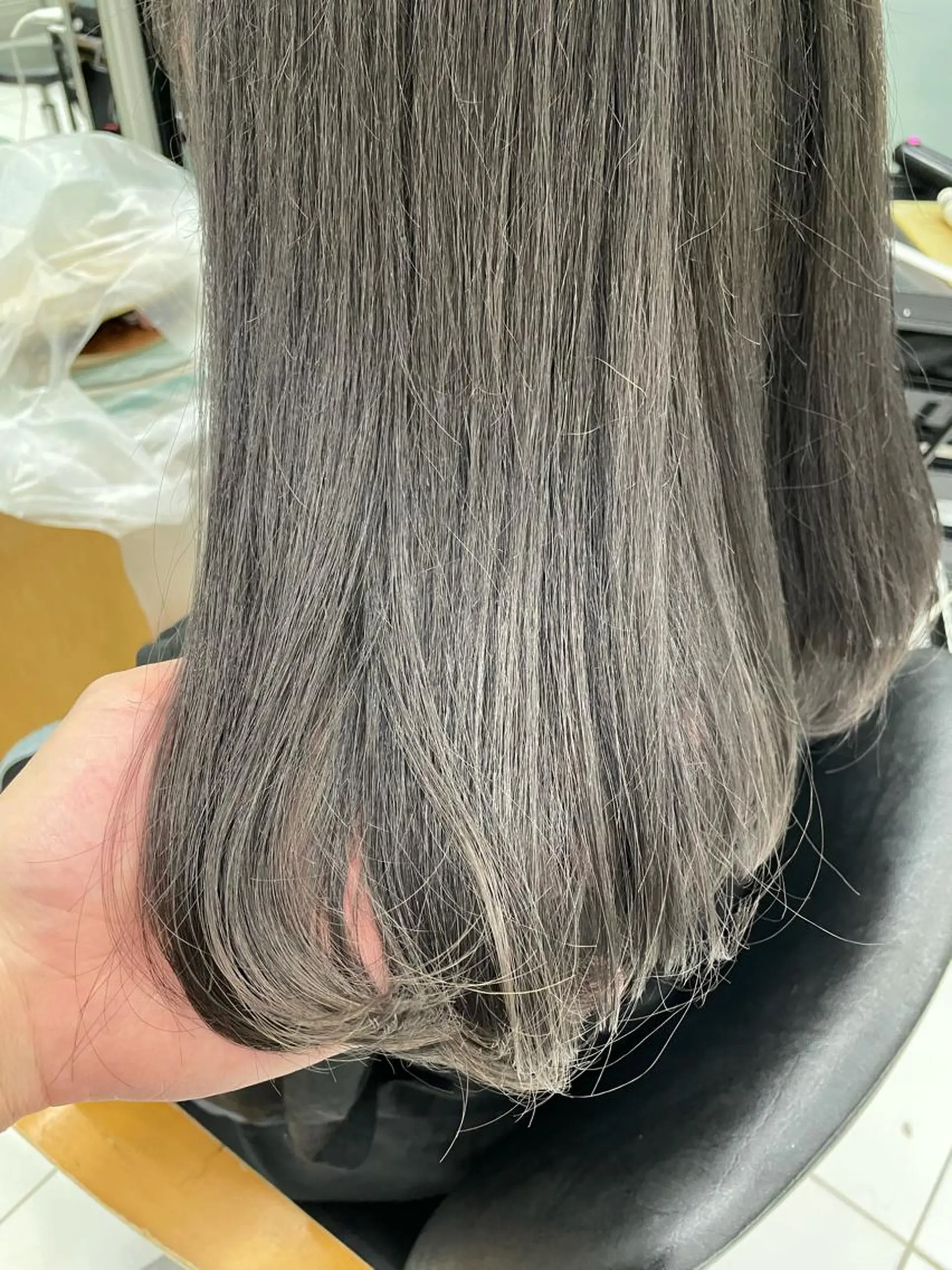 ロング カラー シルバー 今だけカット無料✨ 表参道美容師　井出光のヘアスタイル