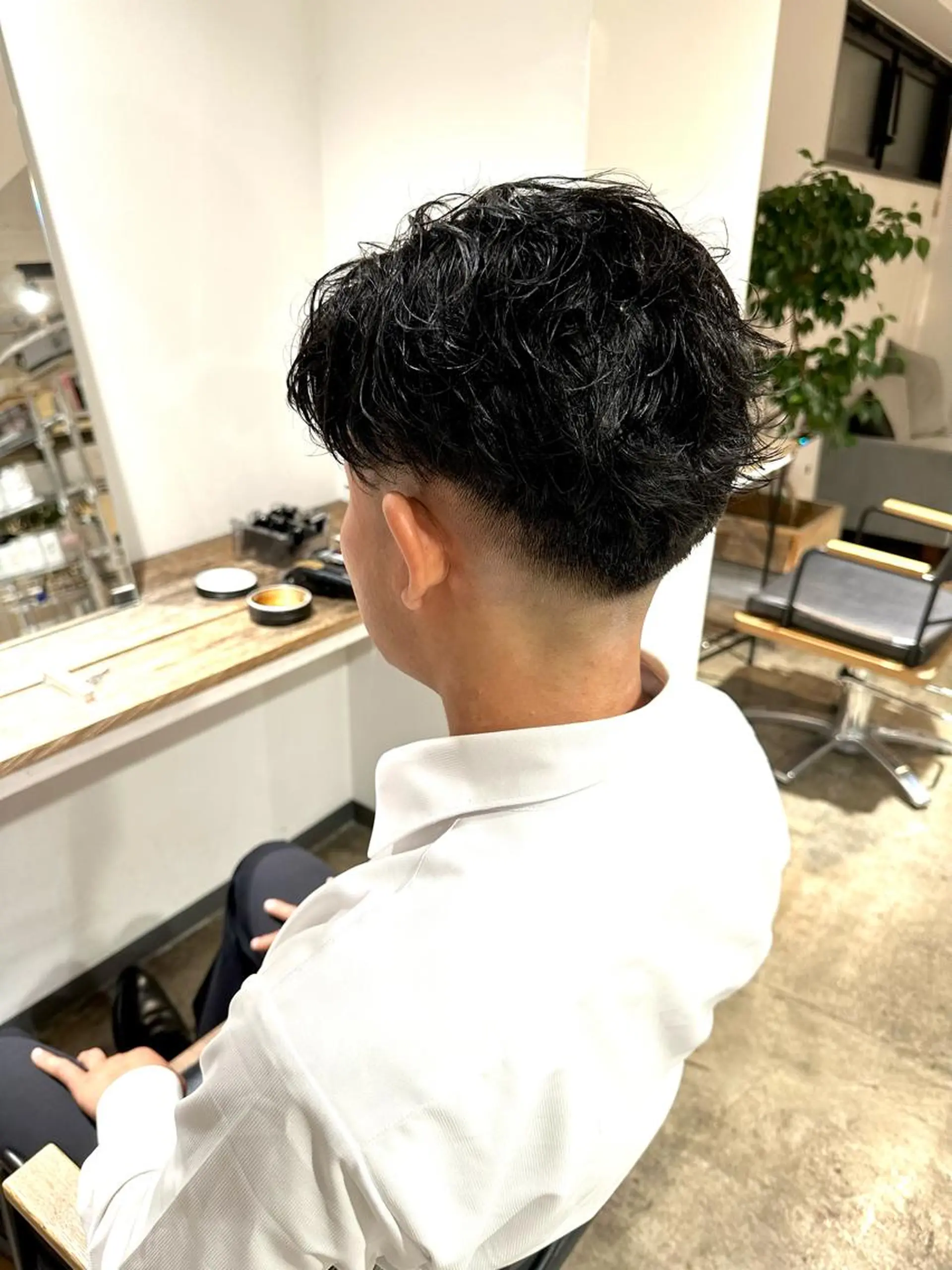 メンズ ビジネス フェードカット メンズパーマ メンズツイストパーマ 波巻きパーマ 骨格補正施術/メンズ 専門美容師/YUYAのヘアスタイル