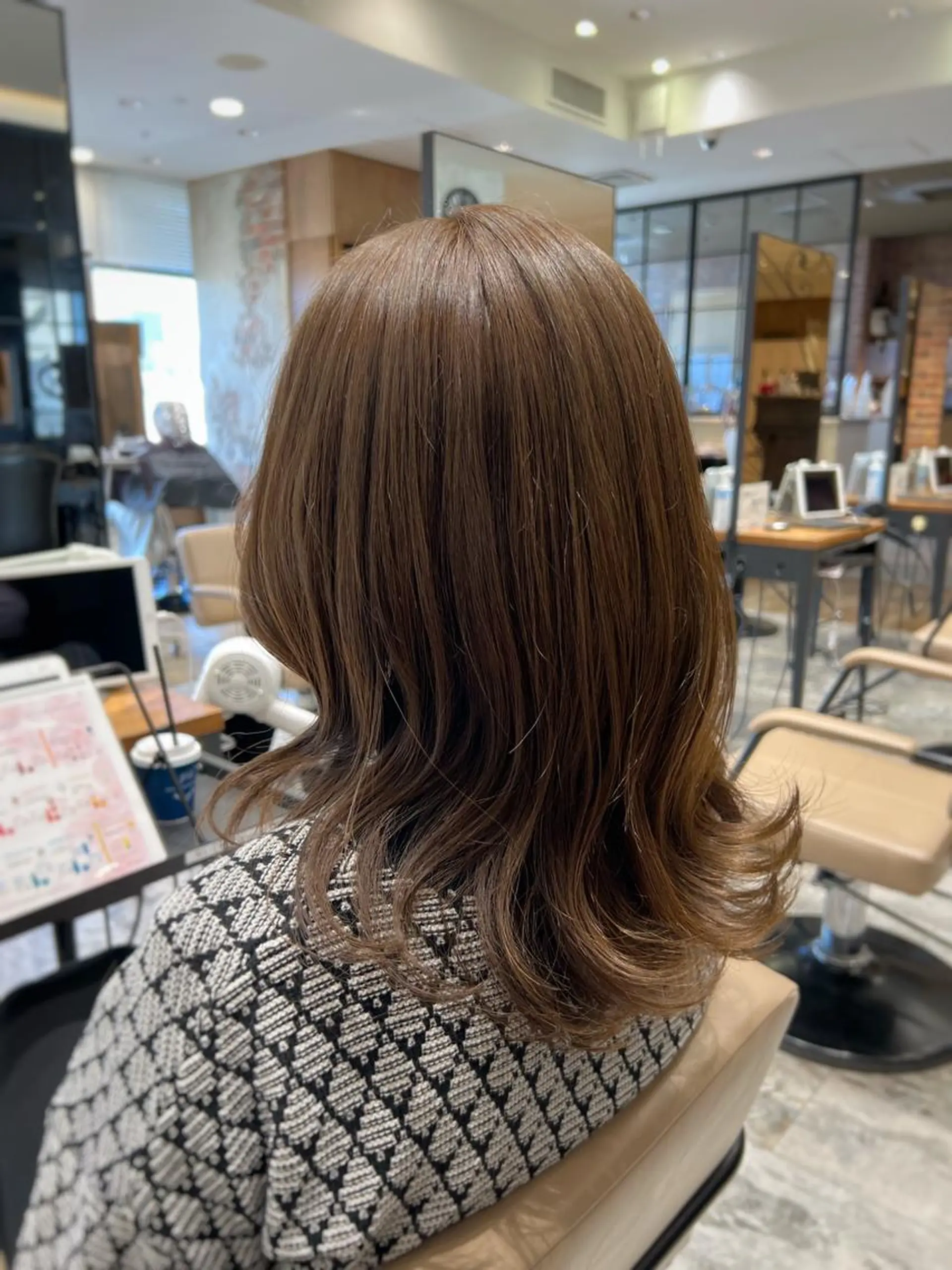 セミロング 💍新宿ショート 💍岩田莉奈のヘアスタイル