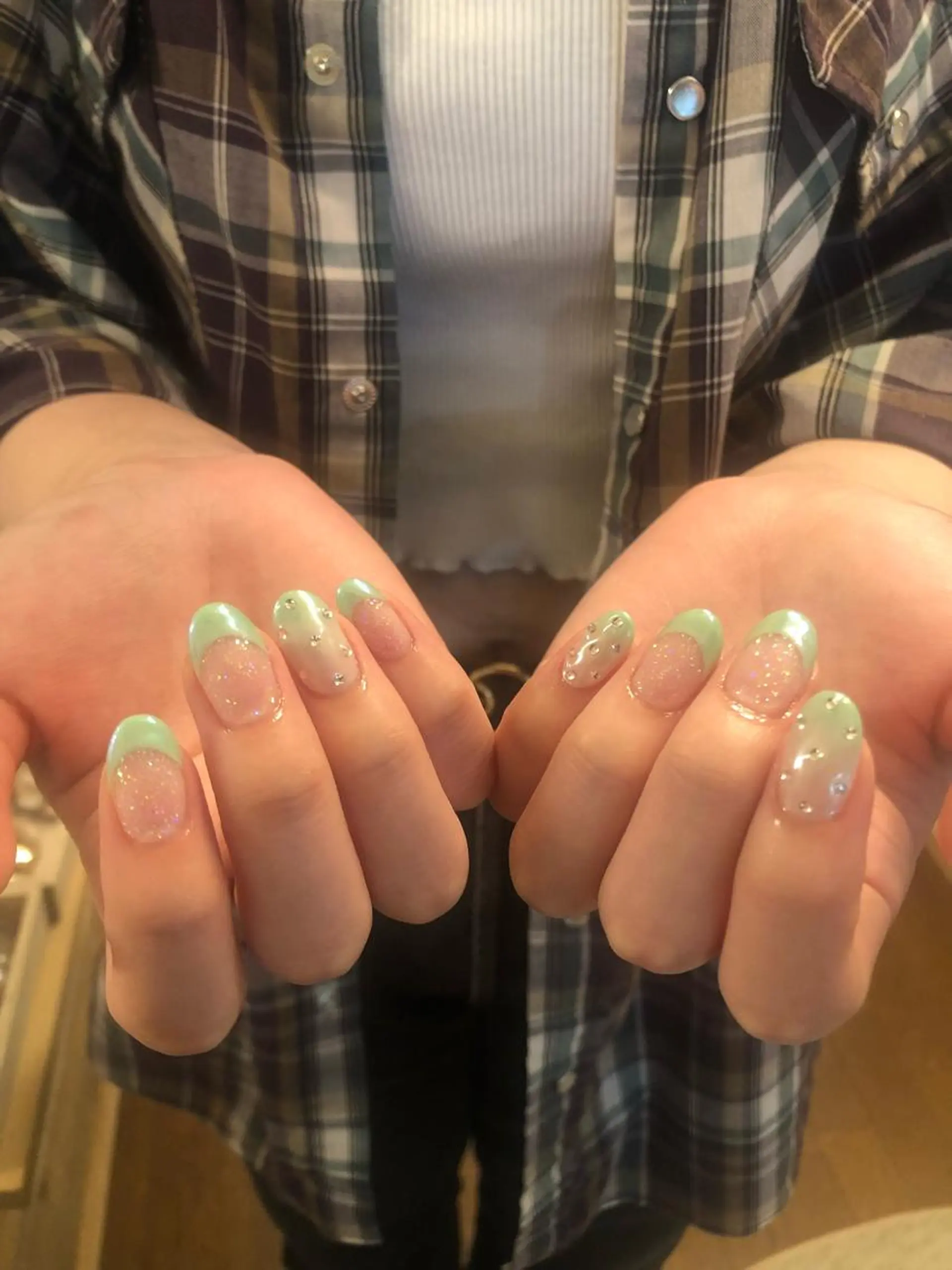 ネイル ハンドネイル フットネイル ハンドケア Nes.Nail所属・Miyagi Asamiのネイルデザイン