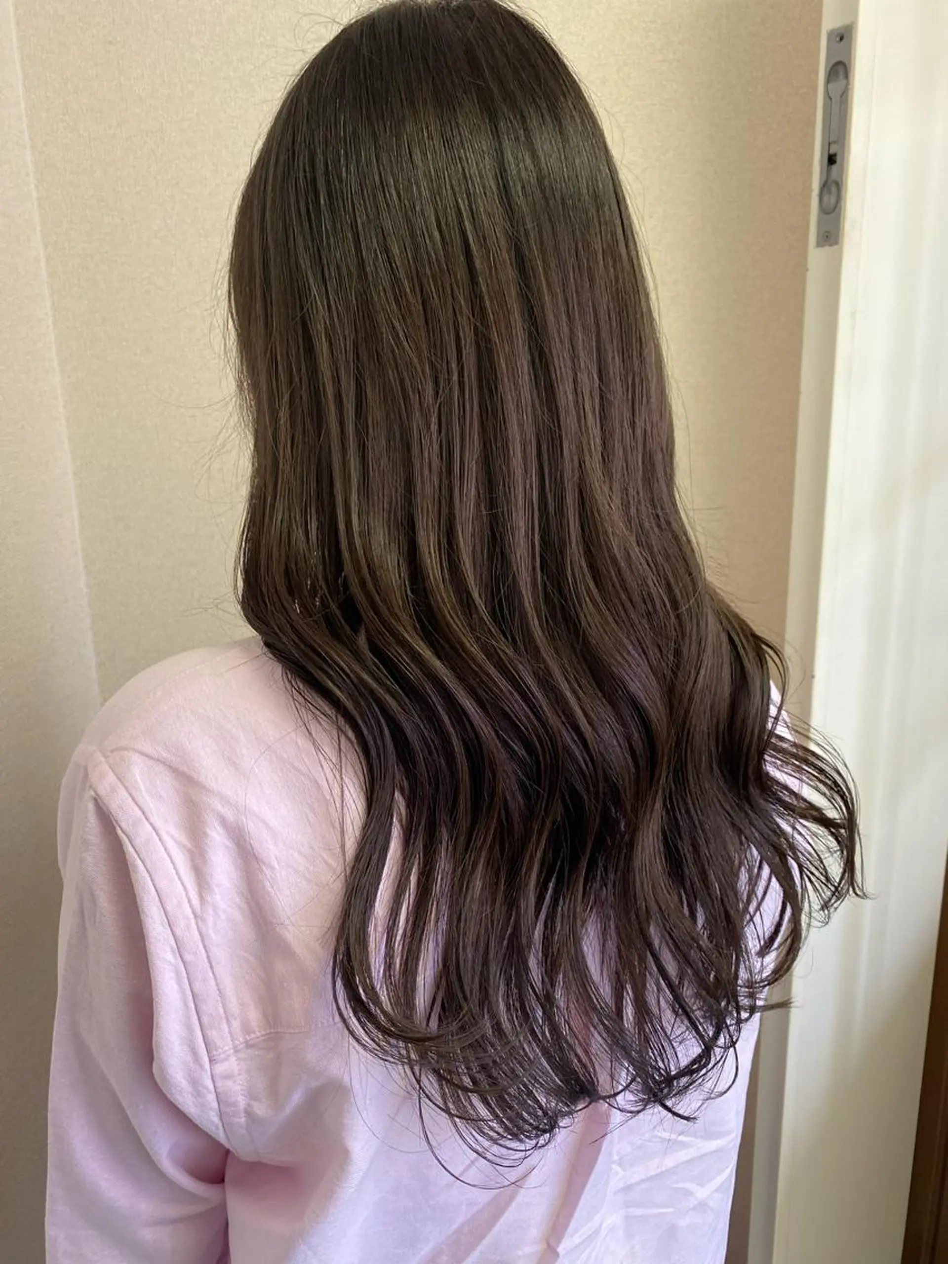 セミロング 原 朱莉のヘアスタイル