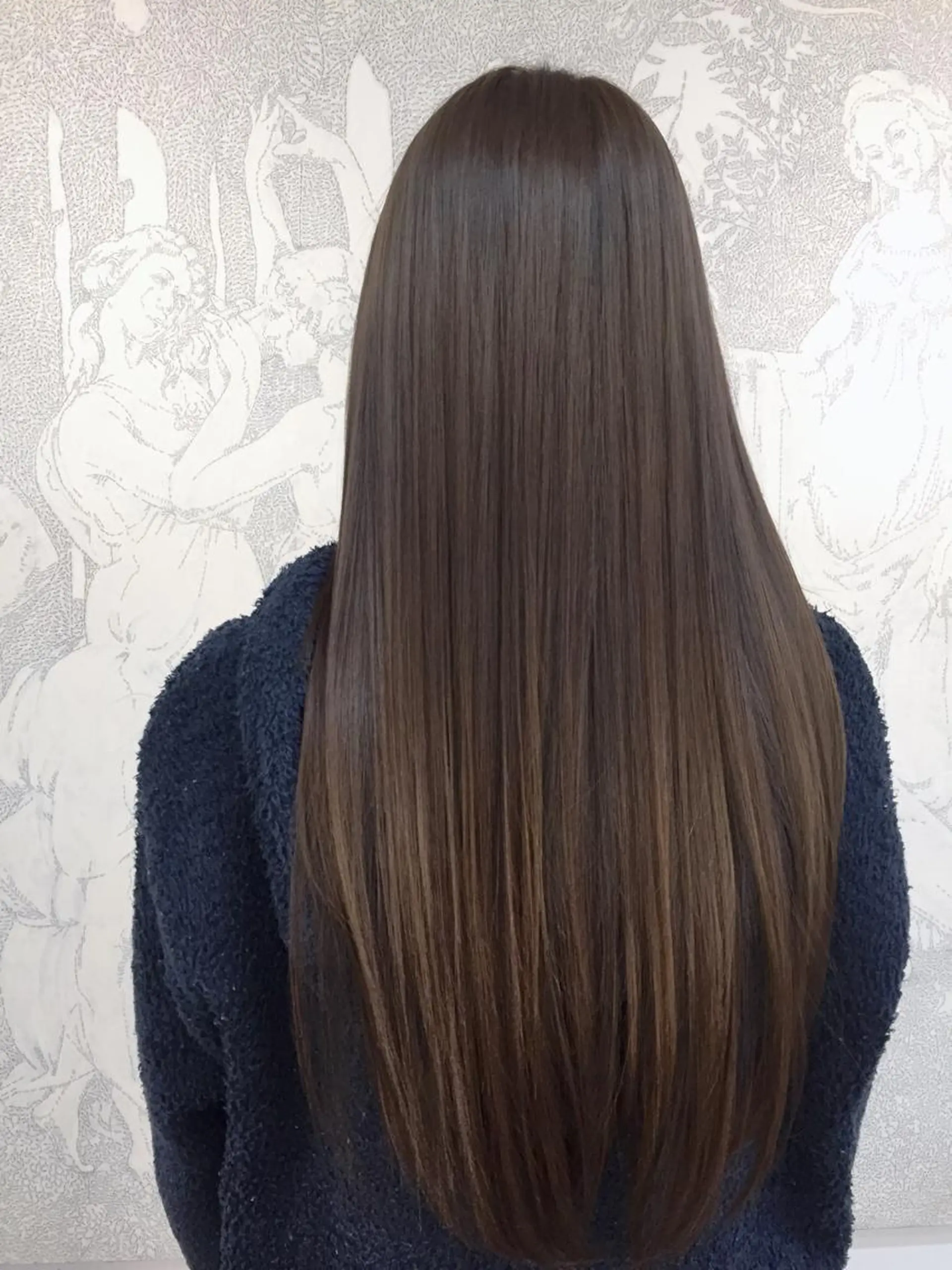 ロング アルファ シェリのヘアスタイル