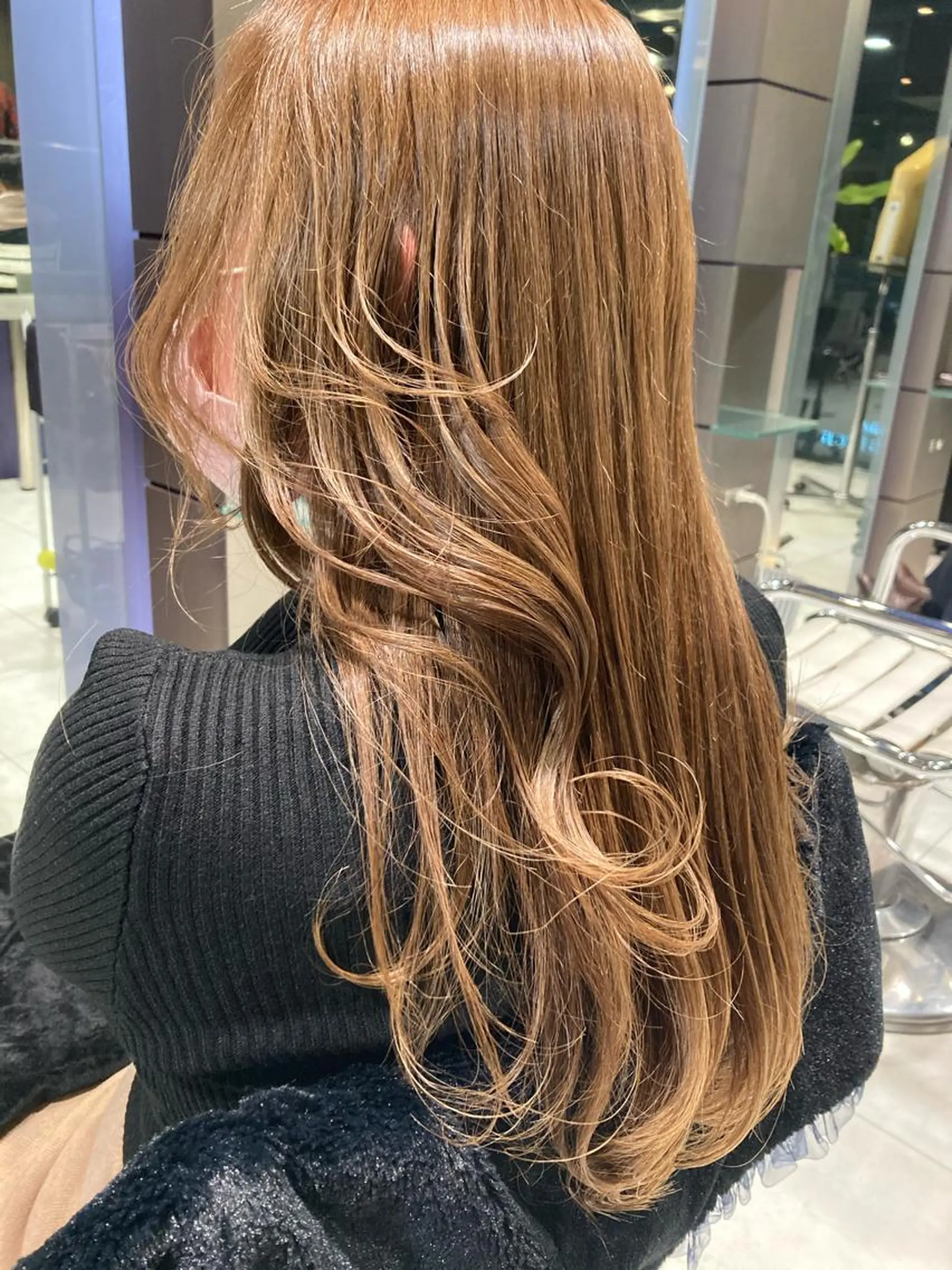 ロング カラー ベージュカラー ブリーチ ミルクティーベージュ ブリーチなしカラー トリートメント カット パーマ トリートメント GO TODAY  SHAIRE  SALON   渋谷モディ所属・スキバサミを使わない カット🌼唯🌼のヘアスタイル