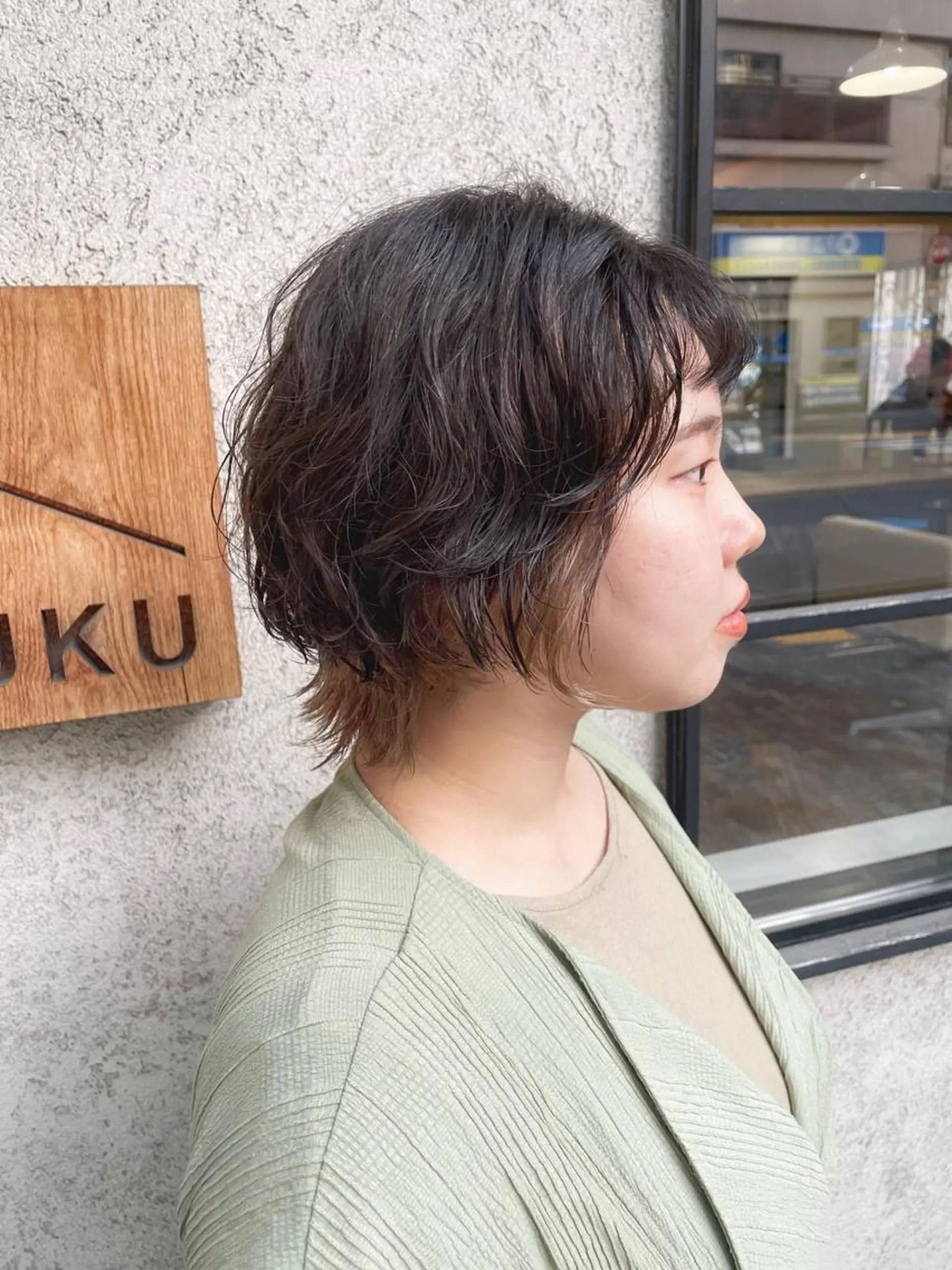 ショート カラー パーマ ベージュカラー ブリーチ 透明感カラー インナーカラー ショートヘア カット パーマ 野間 祐哉のヘアスタイル