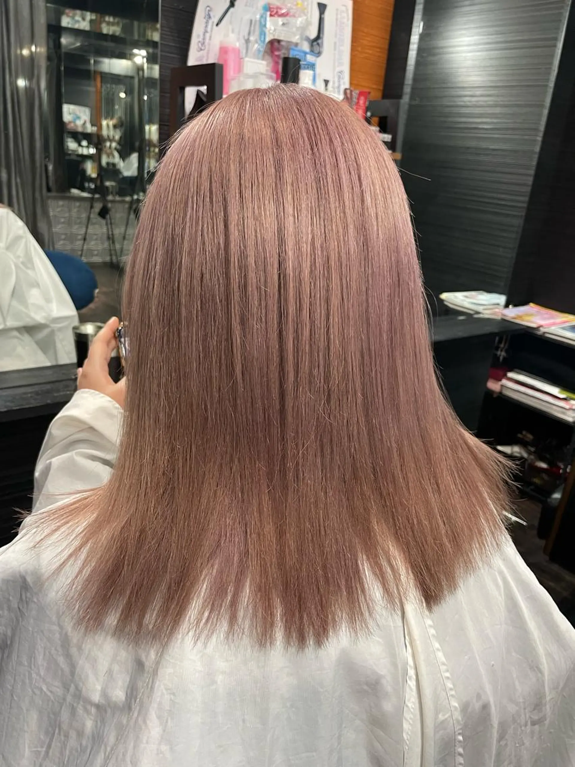 ミディアム カラー ベージュカラー ピンクカラー ピンクベージュ ヘアカラー トリートメント VERONIQUE所属・山本 雅由のヘアスタイル