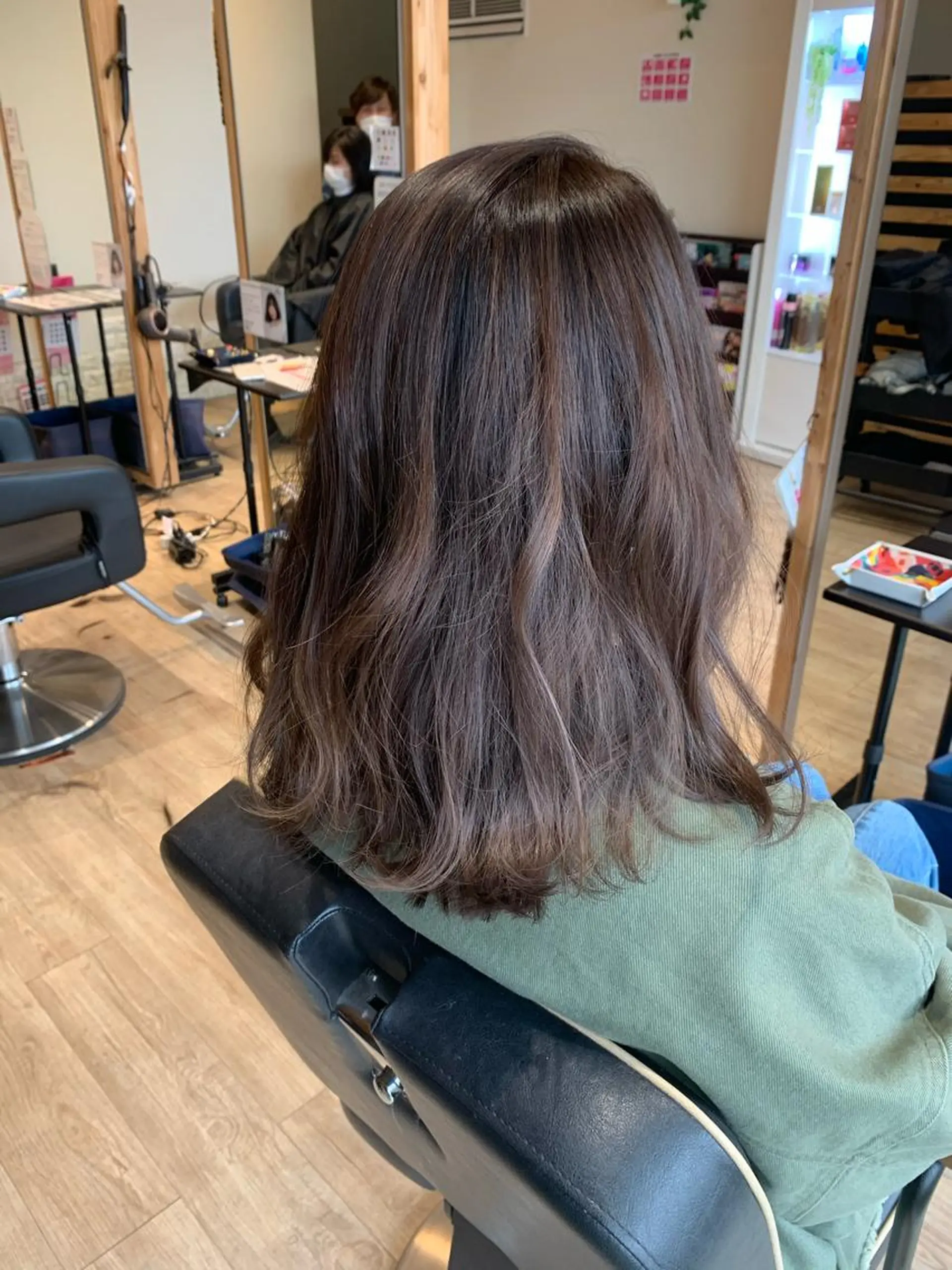 ミディアム カラー バレイヤージュ ハイライトカラー ハイライト レイヤーカット ヘアカラー 大久保 隆蔵のヘアスタイル