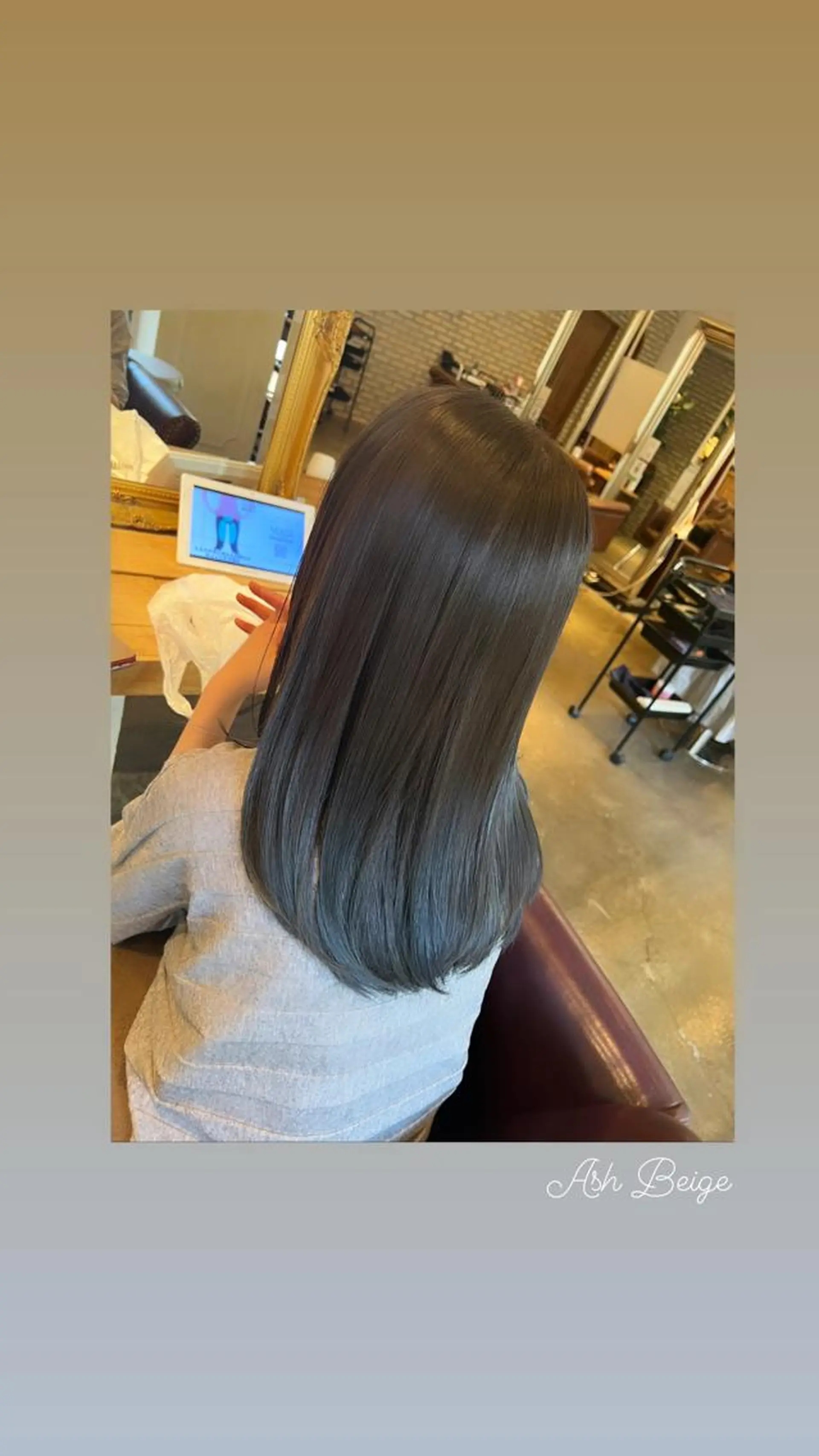 ロング カラー アッシュ アッシュグレー アッシュグレージュ ブリーチ グレージュ カット ヘアカラー トリートメント ハイライト/インナー /ブリーチ/レイヤーのヘアスタイル