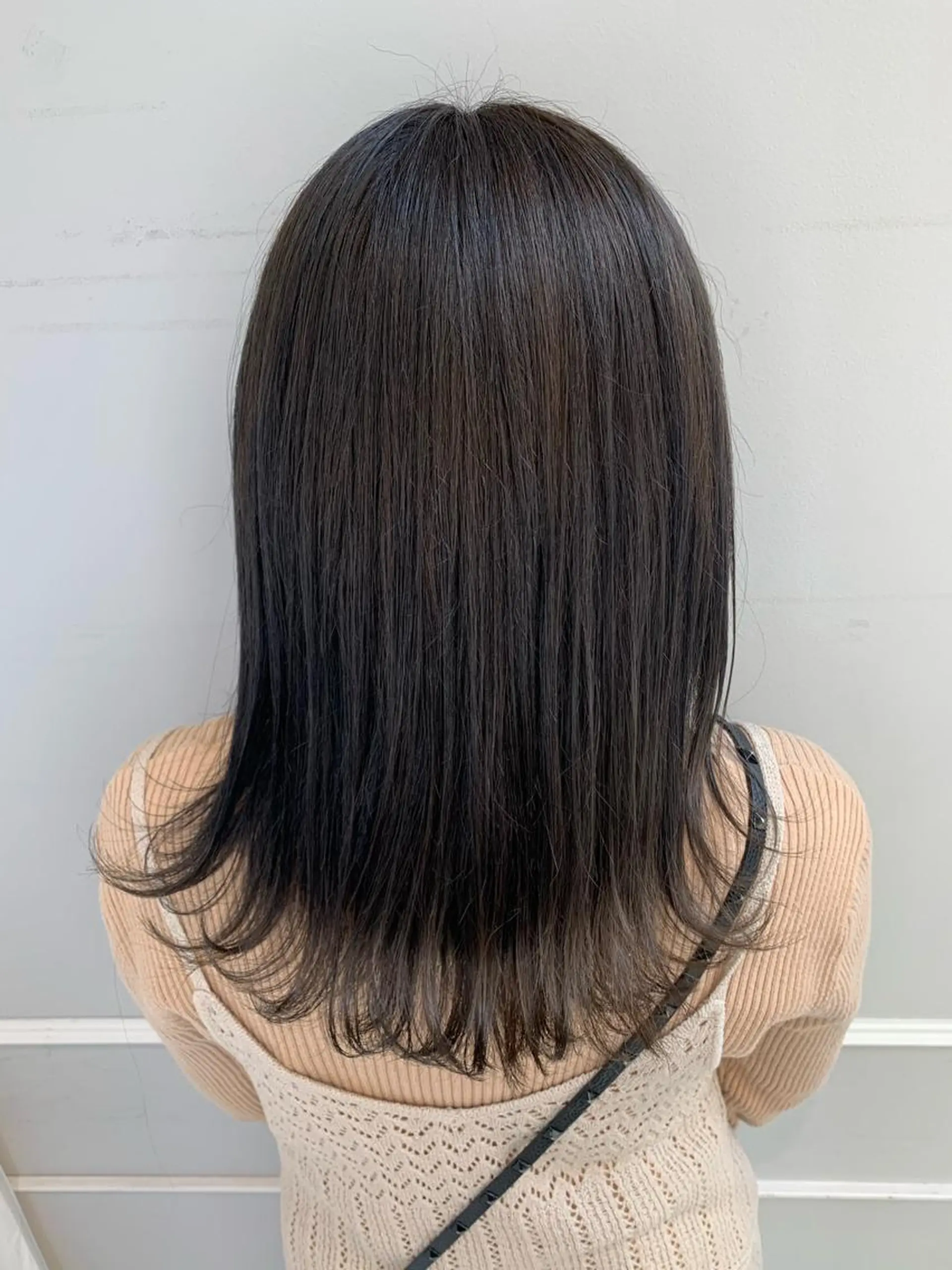 セミロング カラー ダークグレー ダークグレージュ グレージュ ハイライトカラー ハイライト ヘアカラー トリートメント 🦖鶴岡香純🦖 産休中のヘアスタイル