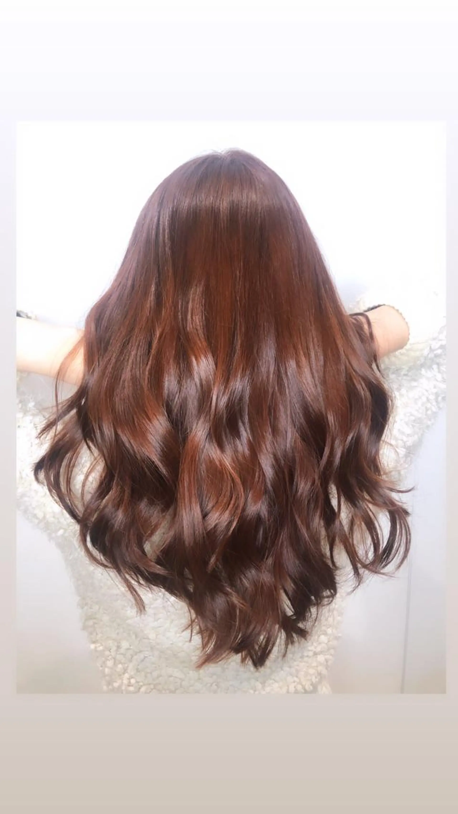 ロング カラー ブリーチ ブリーチなしカラー レッドカラー MONIQA原宿所属・デザインカラーウルフ 宙也のヘアスタイル