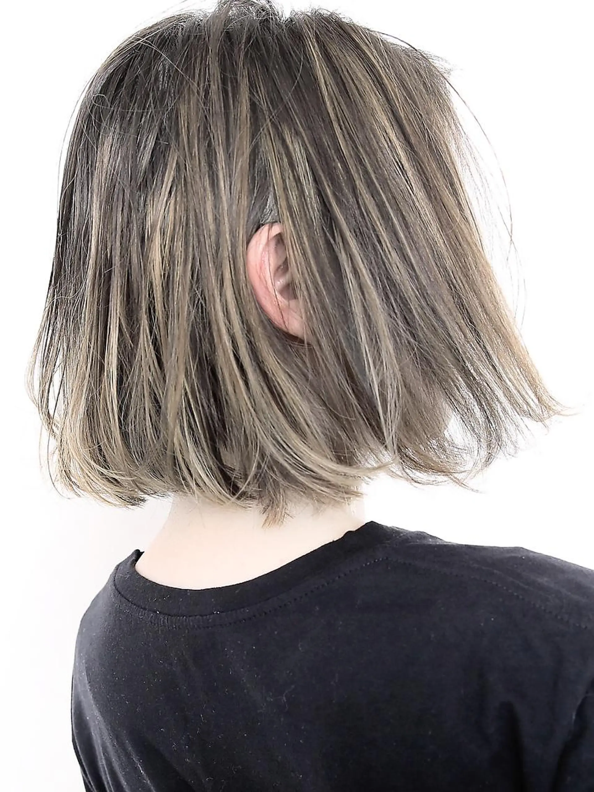 ミディアム AULENT所属・嶋崎 留美のヘアスタイル