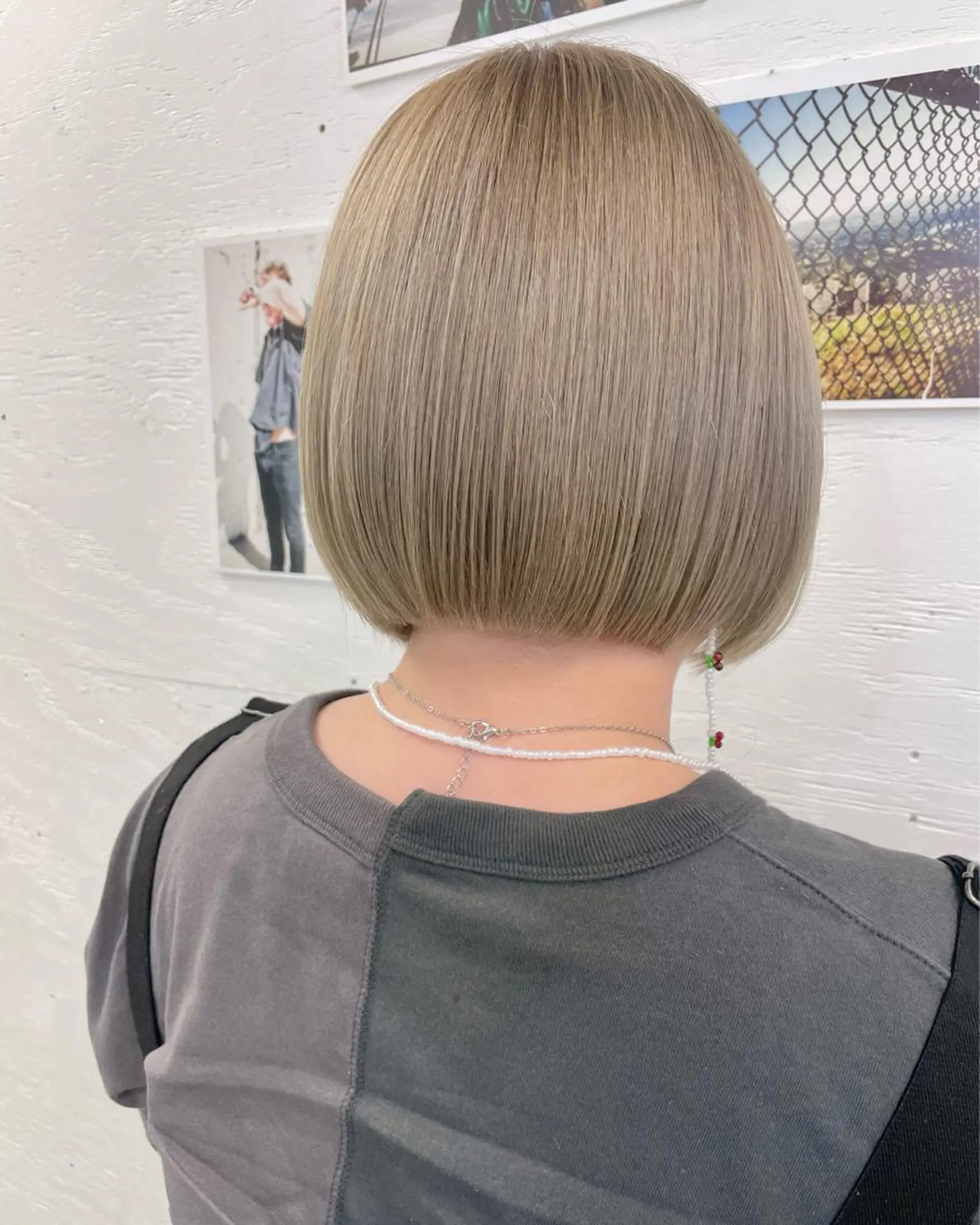 ショート カラー ベージュカラー ブリーチ ホワイトベージュ 篠崎 佑季のヘアスタイル