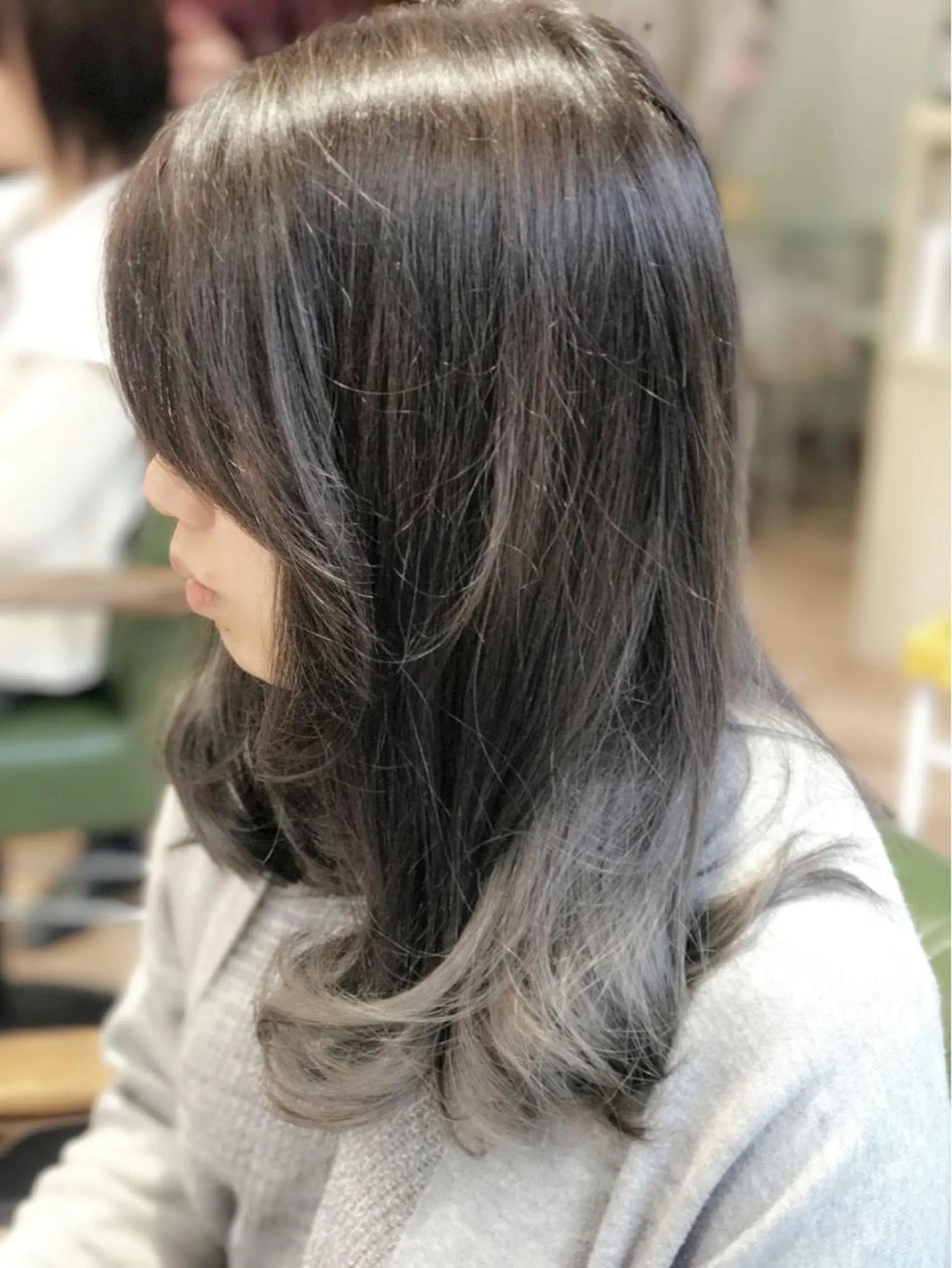 ミディアム カラー ブリーチ 透明感カラー グラデーションカラー グレージュ ヘアカラー トリートメント 代表　清水稔也 オージュアソムリエのヘアスタイル