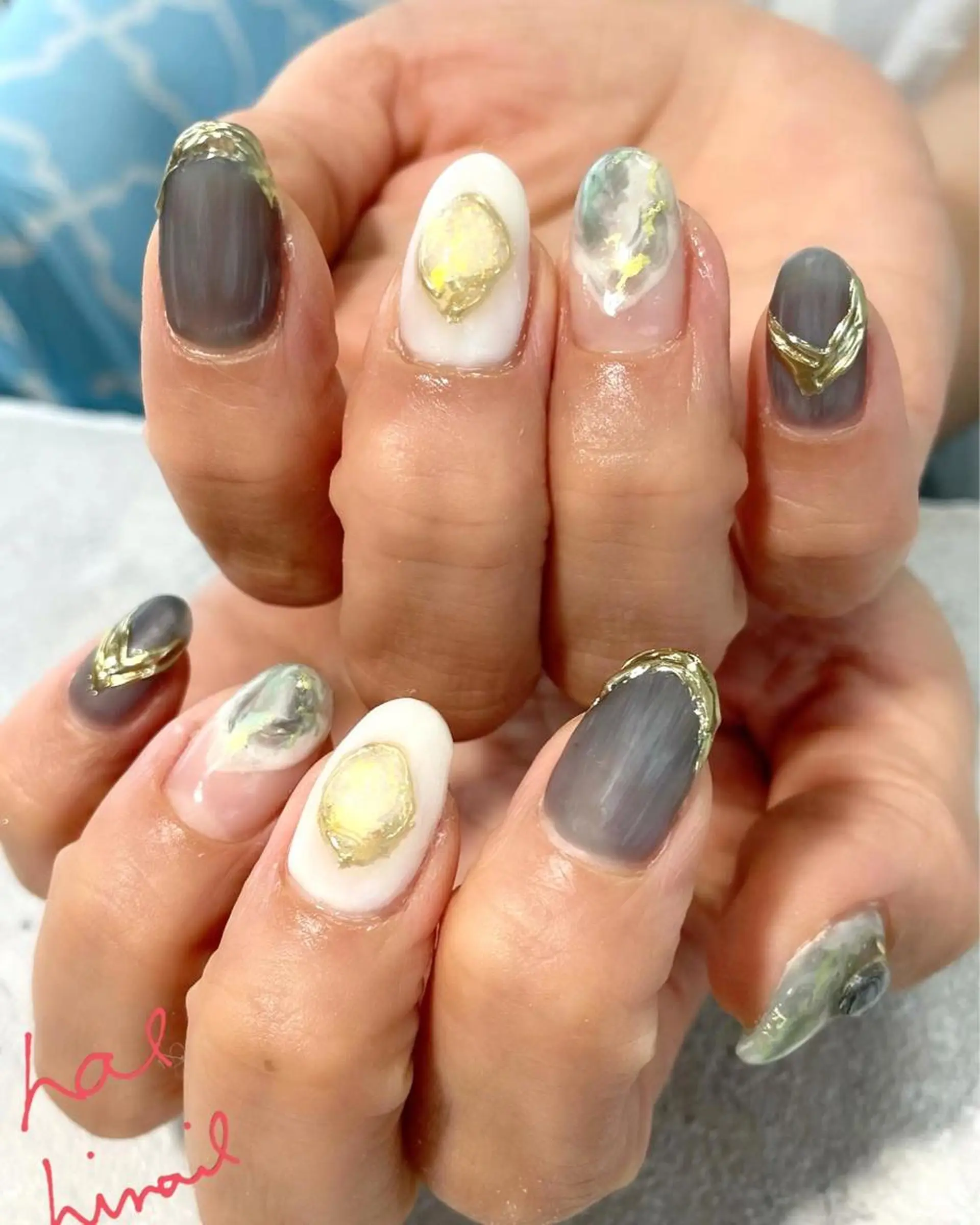 ネイル ミラーネイル ニュアンスネイル はるひな ねいるのネイルデザイン