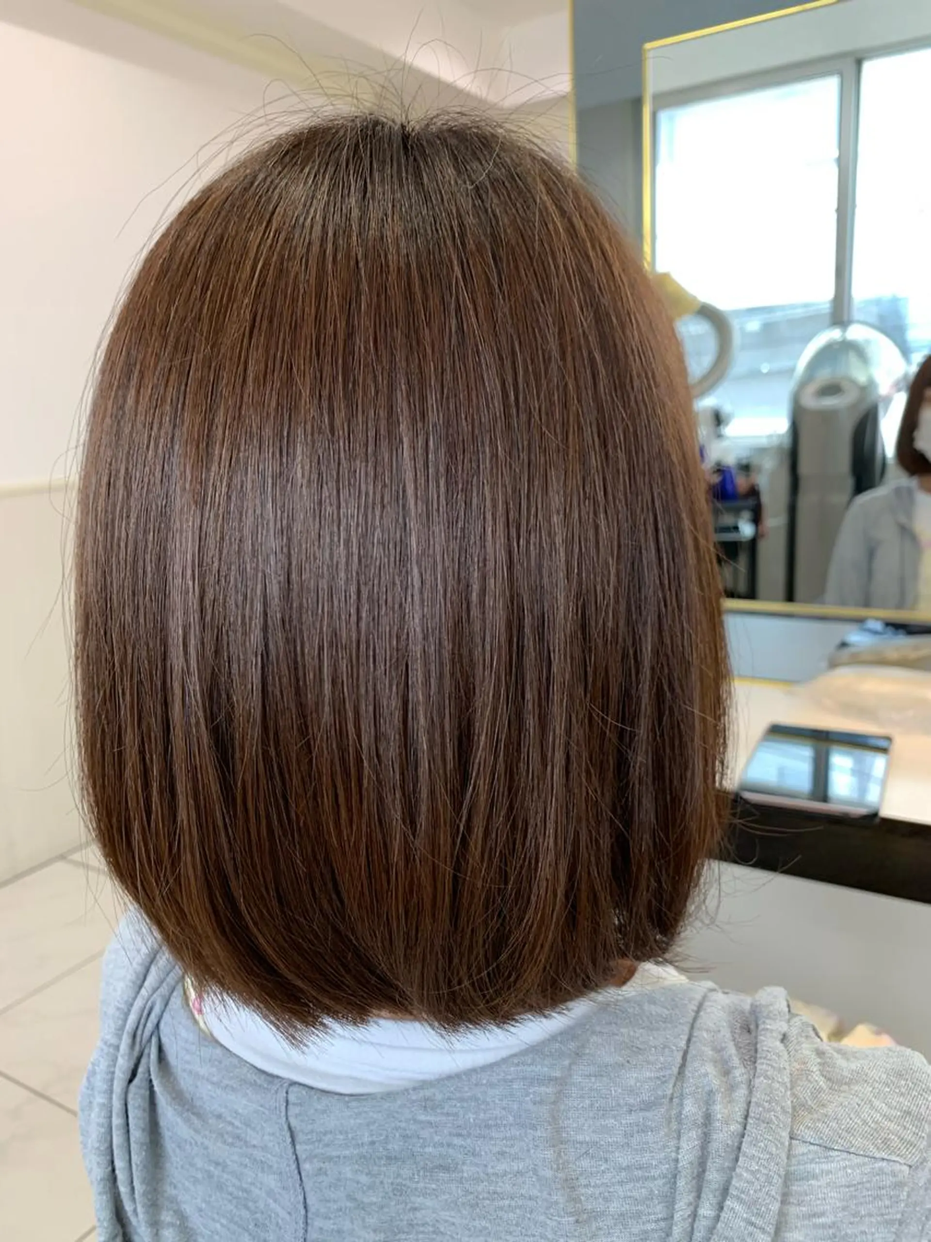 ミディアム カット 縮毛矯正 トリートメント 小田切 栄司のヘアスタイル