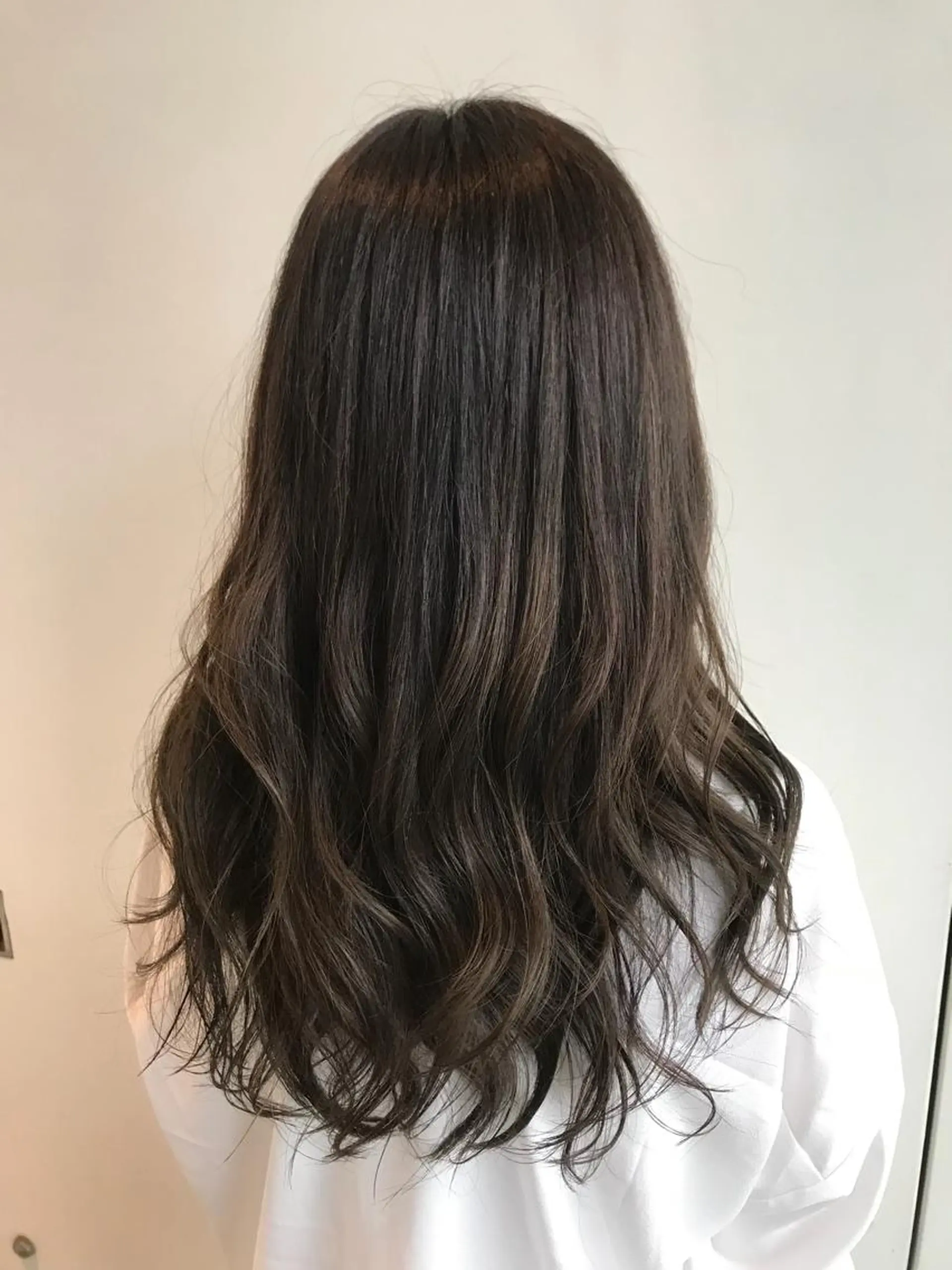 セミロング カラー グレージュ ハイライトカラー ハイライト Remore所属・中塚 義人のヘアスタイル