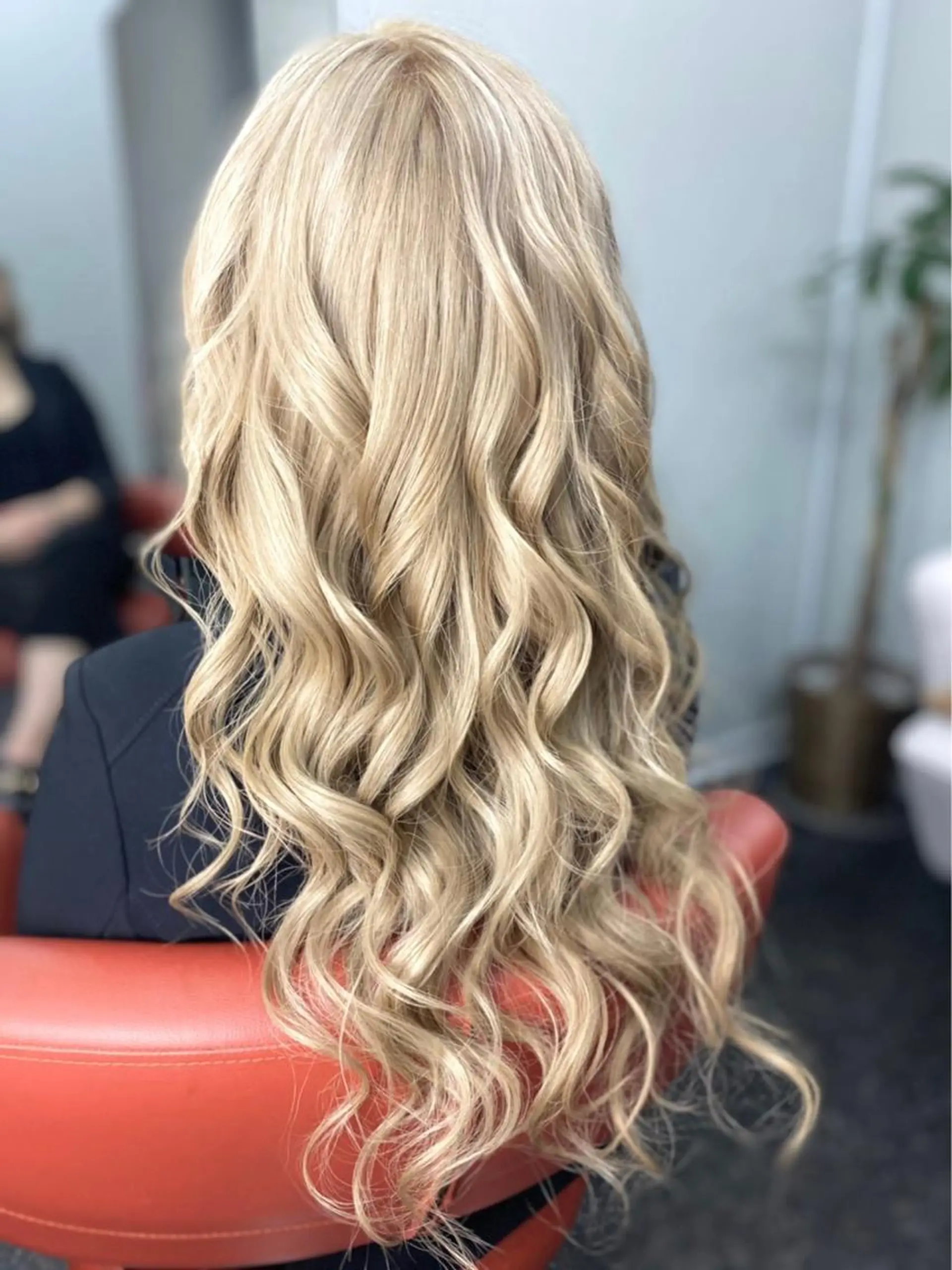 ロング カラー メンズ ヘアカラー トリートメント ブリーチ特化型✂️ ハイトーンカラー👨のヘアスタイル