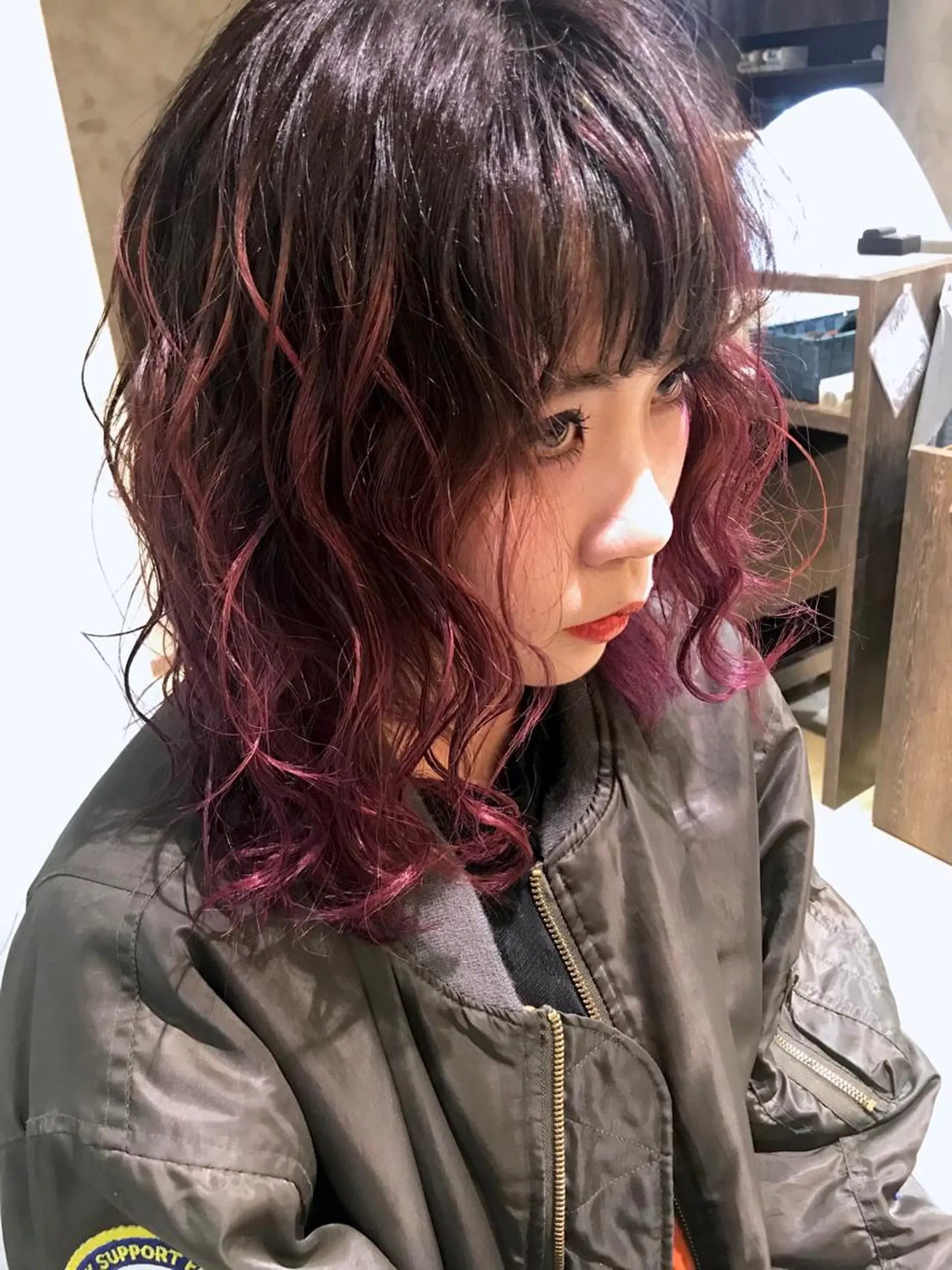 ミディアム カラー バレイヤージュ ピンクカラー ピンクパープル パープルカラー レイヤーカット 松村 崇弘のヘアスタイル