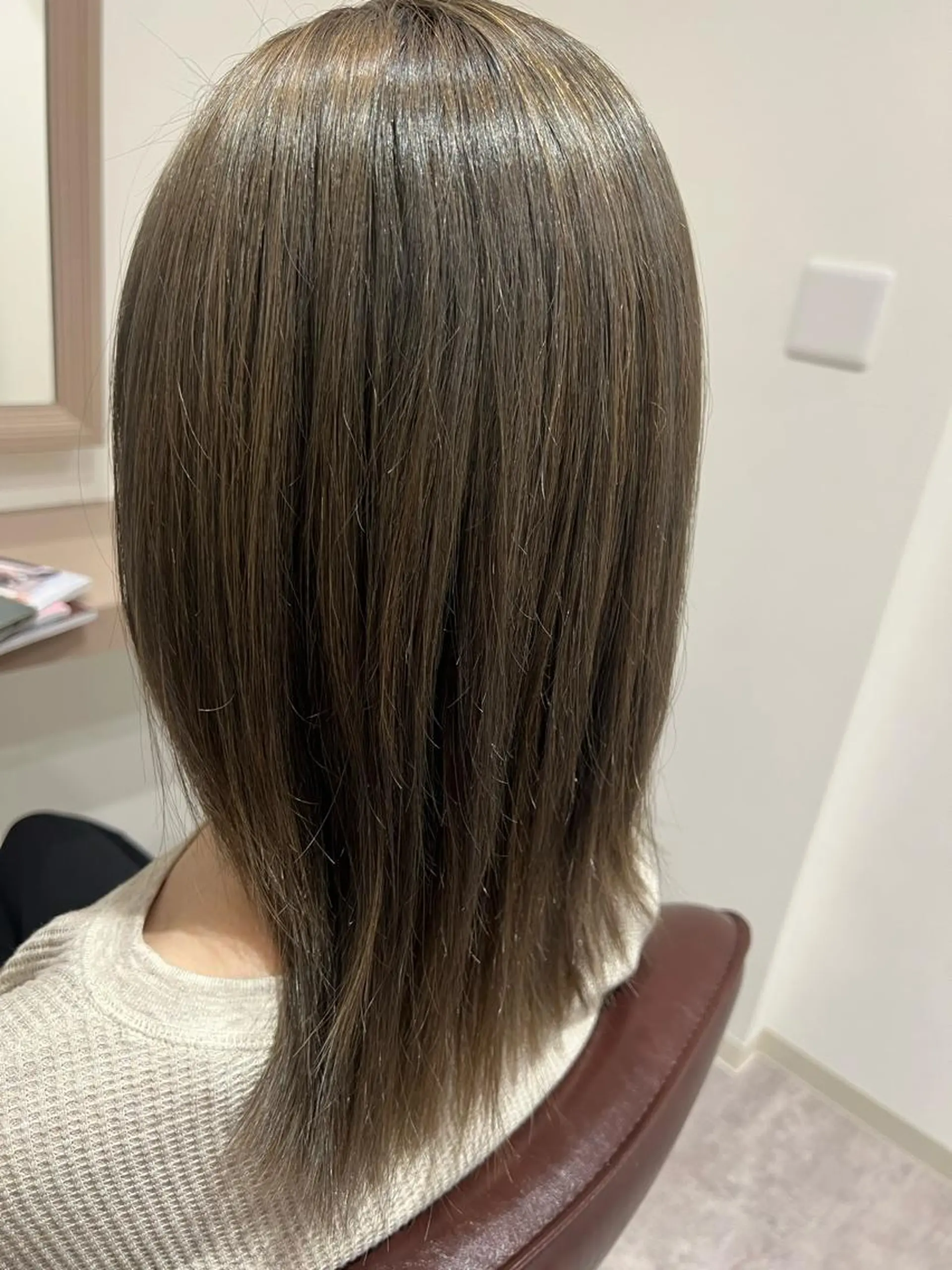 セミロング カット ヘアカラー 井上 美春のヘアスタイル