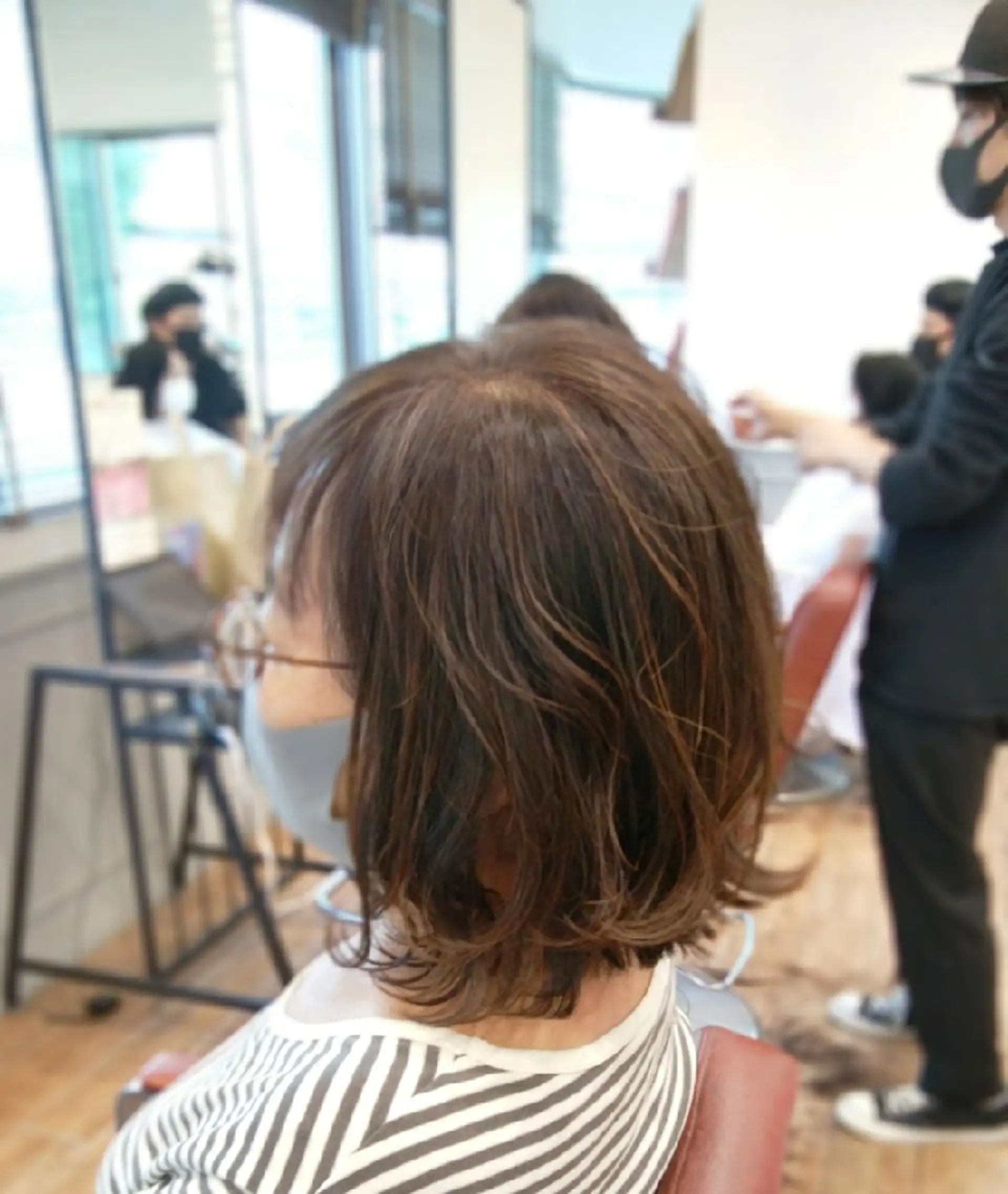 ミディアム カラー メッシュ 菅原 綾のヘアスタイル