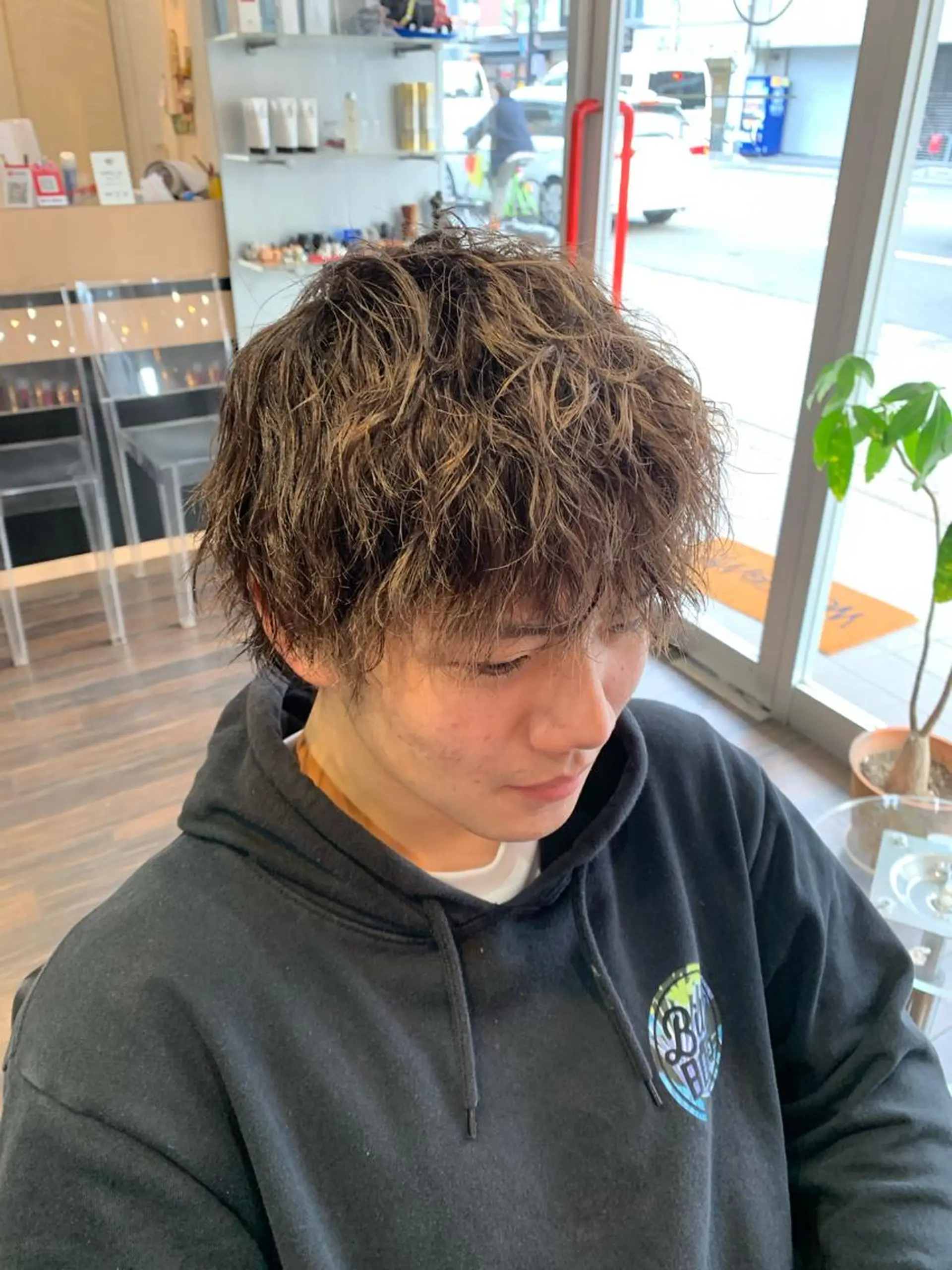 ショート パーマ 西尾 太郎のヘアスタイル