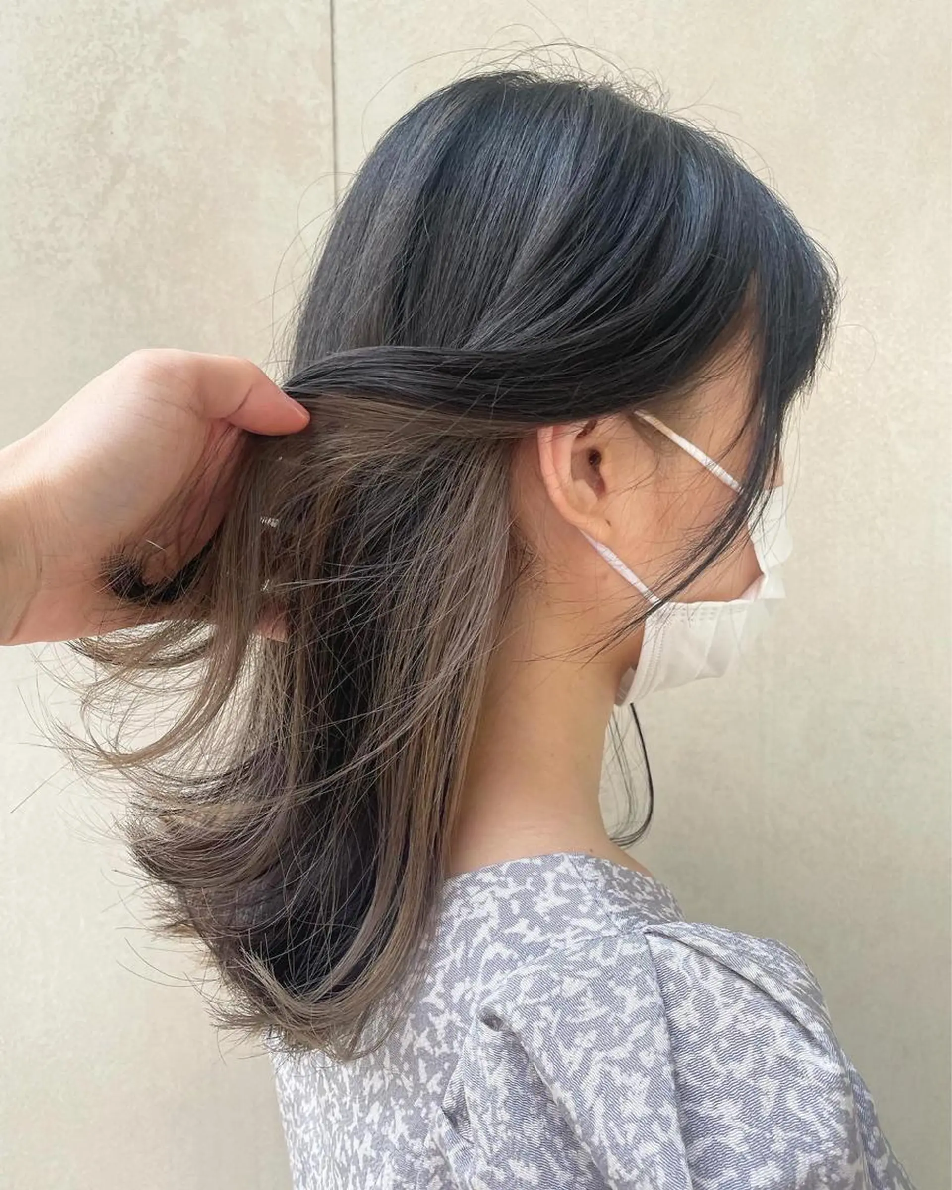 ミディアム カラー ケアブリーチ/ エクステ/レイヤーのヘアスタイル