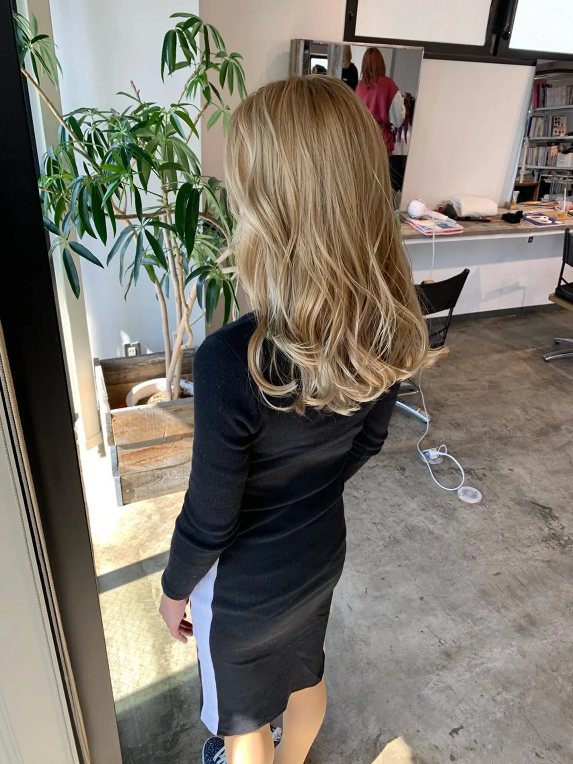 セミロング カラー 🌈ディレクター🌈 徳松優希のヘアスタイル