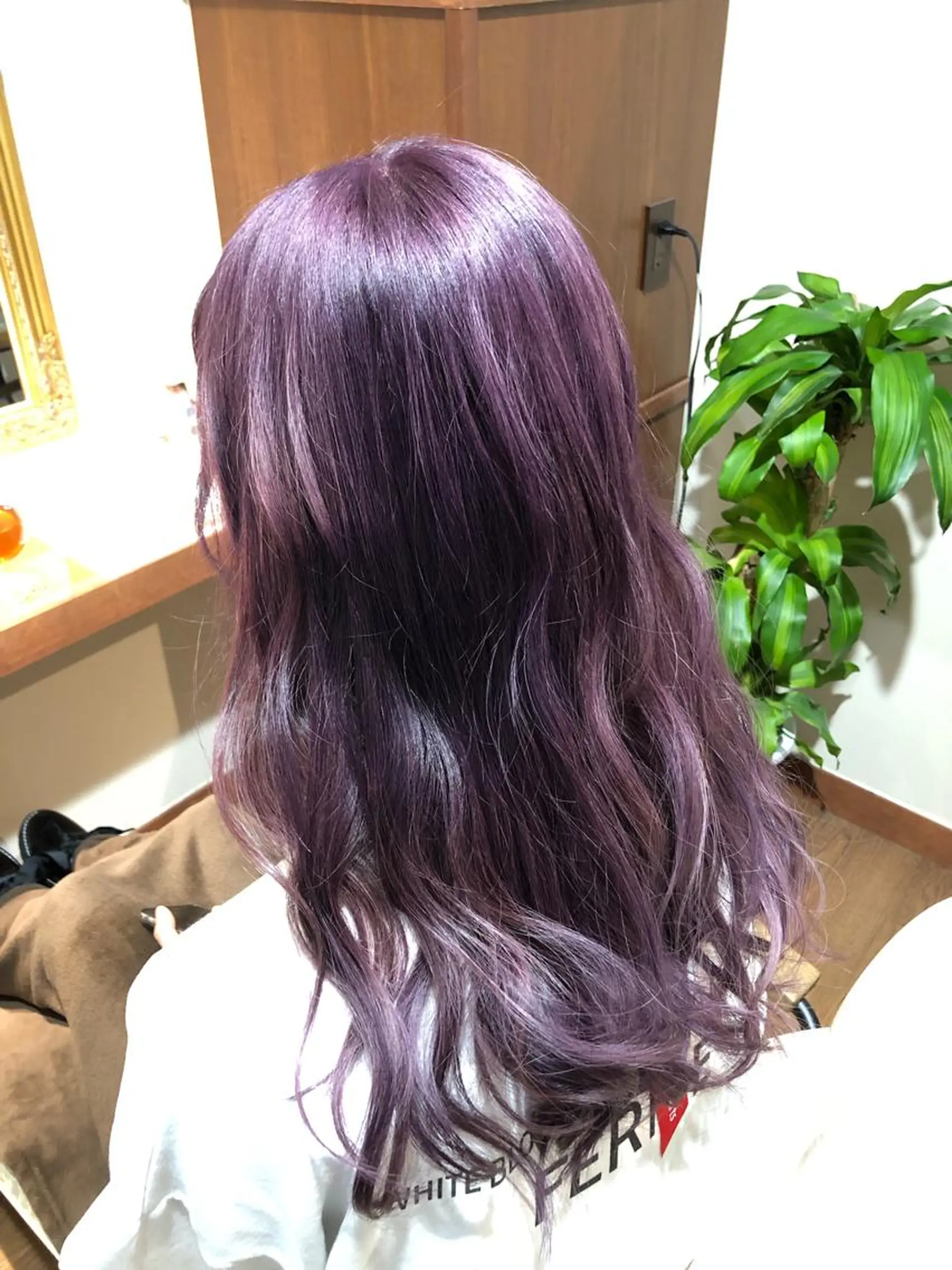 ロング カラー アッシュ パープルカラー パープルアッシュ ヘアカラー トリートメント 💓シールエクステ ルミエールのヘアスタイル