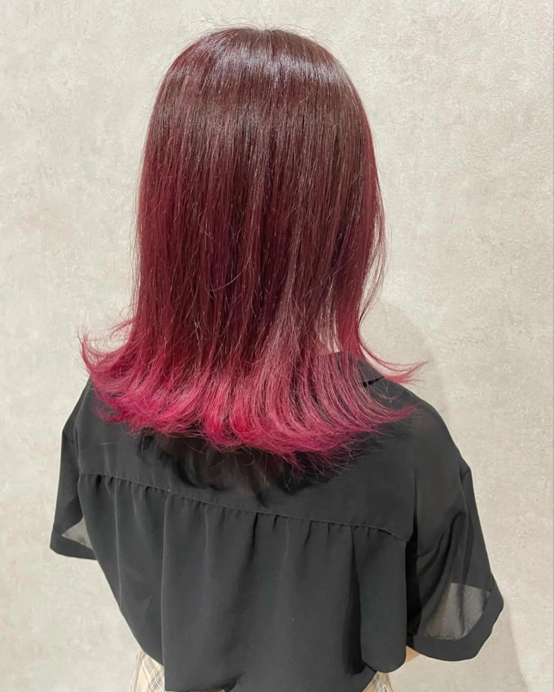 ミディアム カラー ブリーチ ブラウンカラー グラデーションカラー ピンクカラー ピンクブラウン ヘアカラー シェアサロン〜糸ito〜所属・Hiro ヒロのヘアスタイル