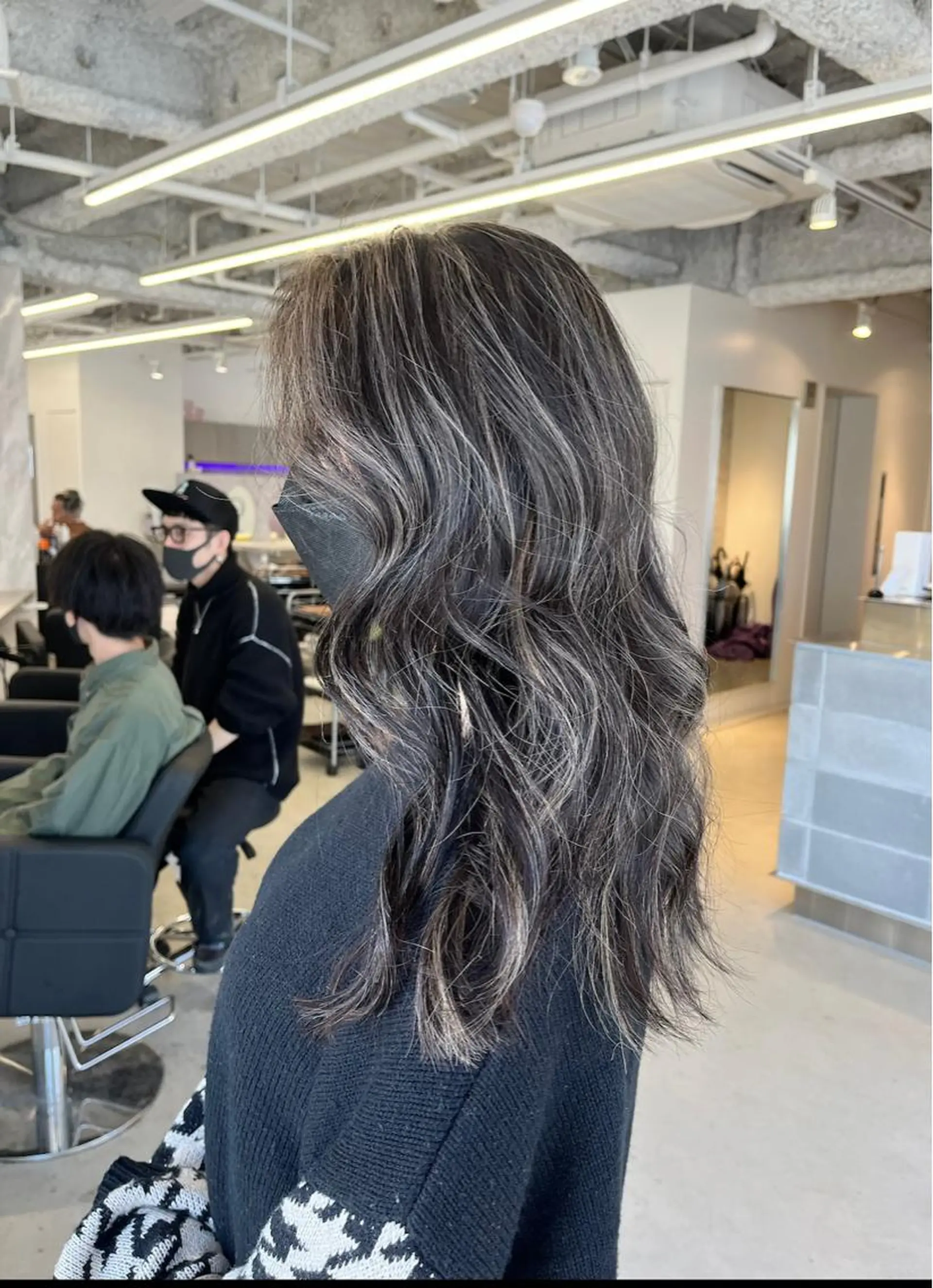 ロング karin💋海外 バタフライカットのヘアスタイル