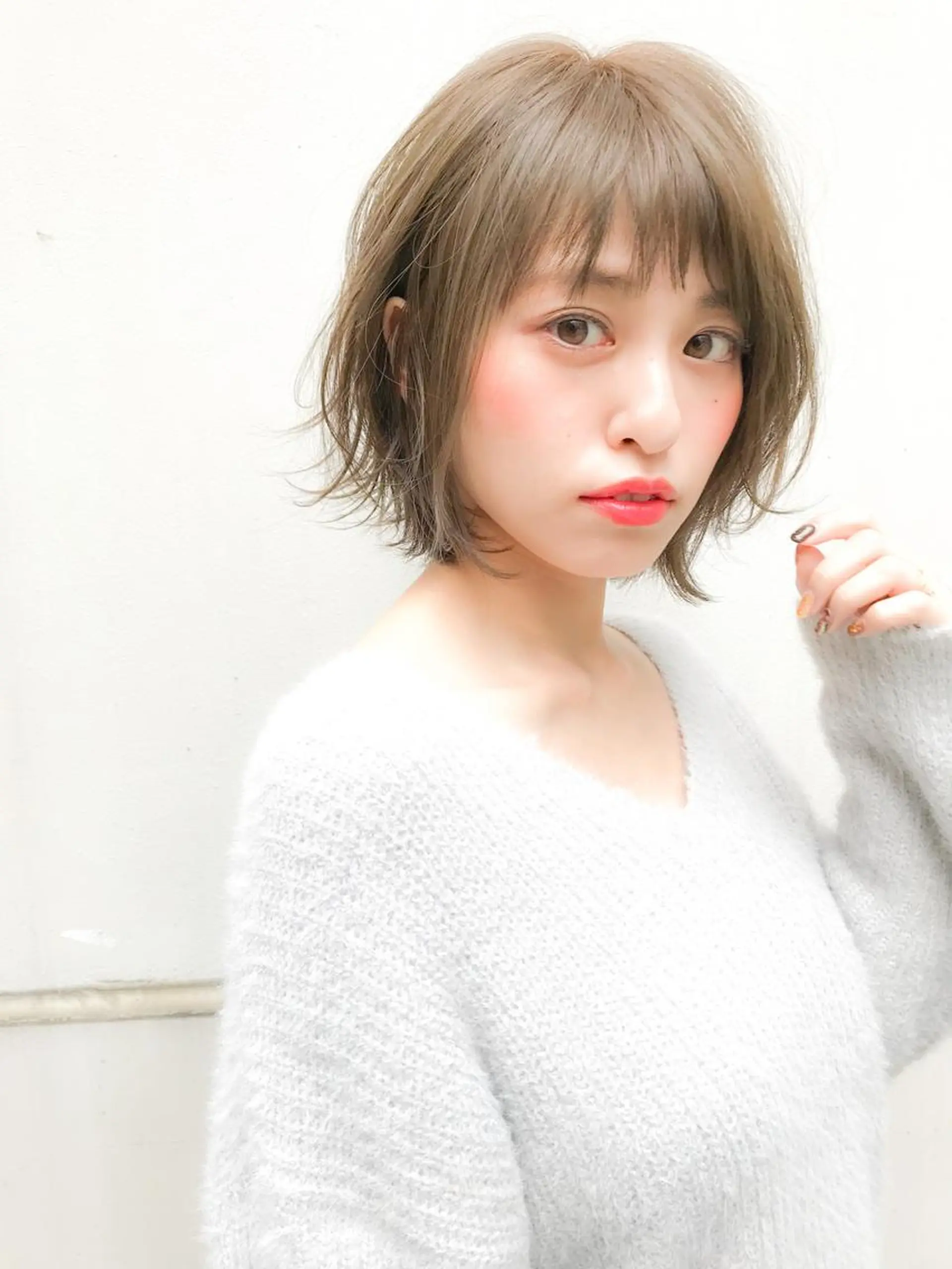 ショート カラー パーマ ベージュカラー 透明感カラー ミルクティーベージュ ボブ 大人かわいい💍🤍 ボブ/ショートボブのヘアスタイル