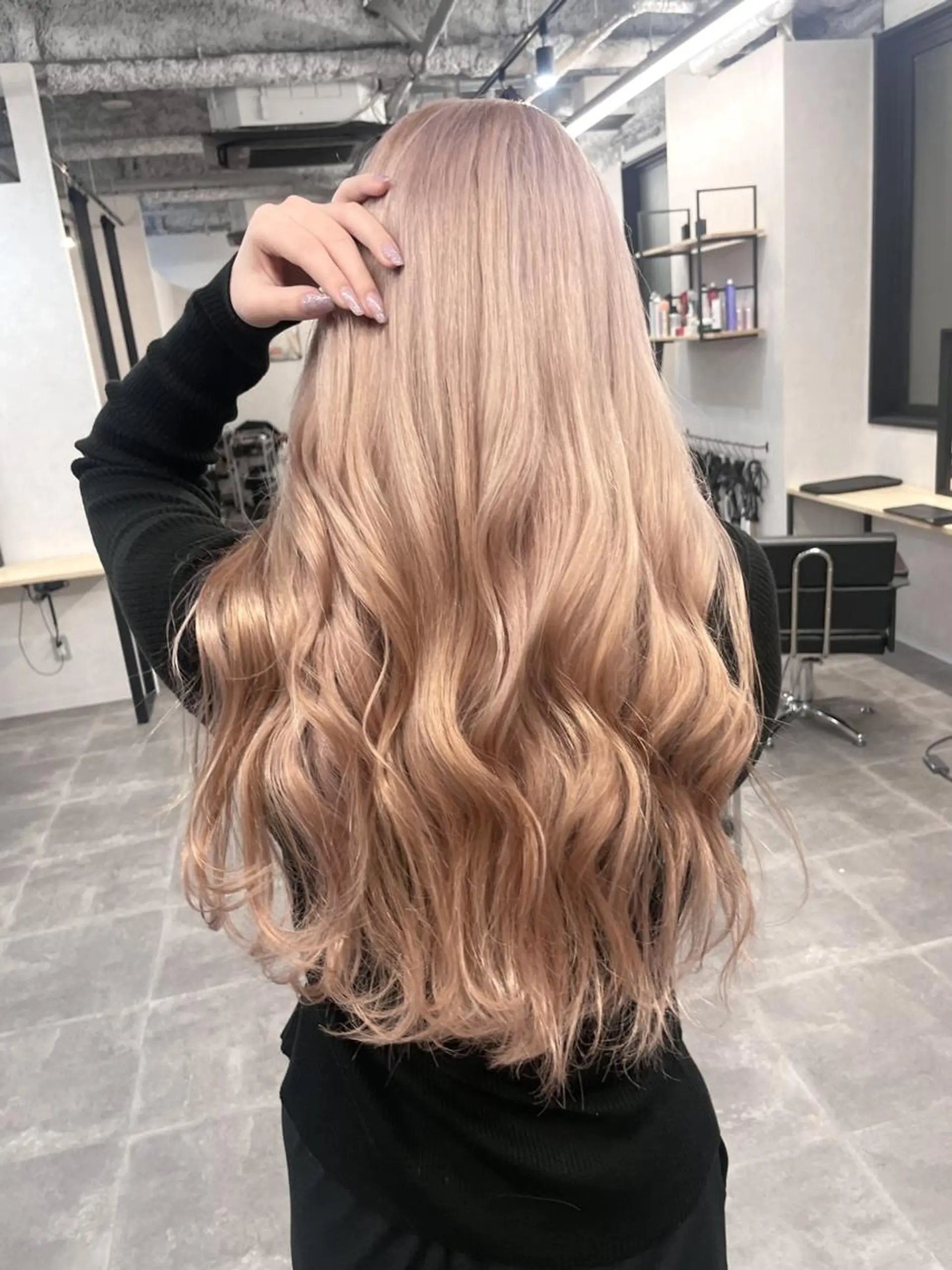 ロング ヘアアレンジ カラー ハイトーン カラーのヘアスタイル