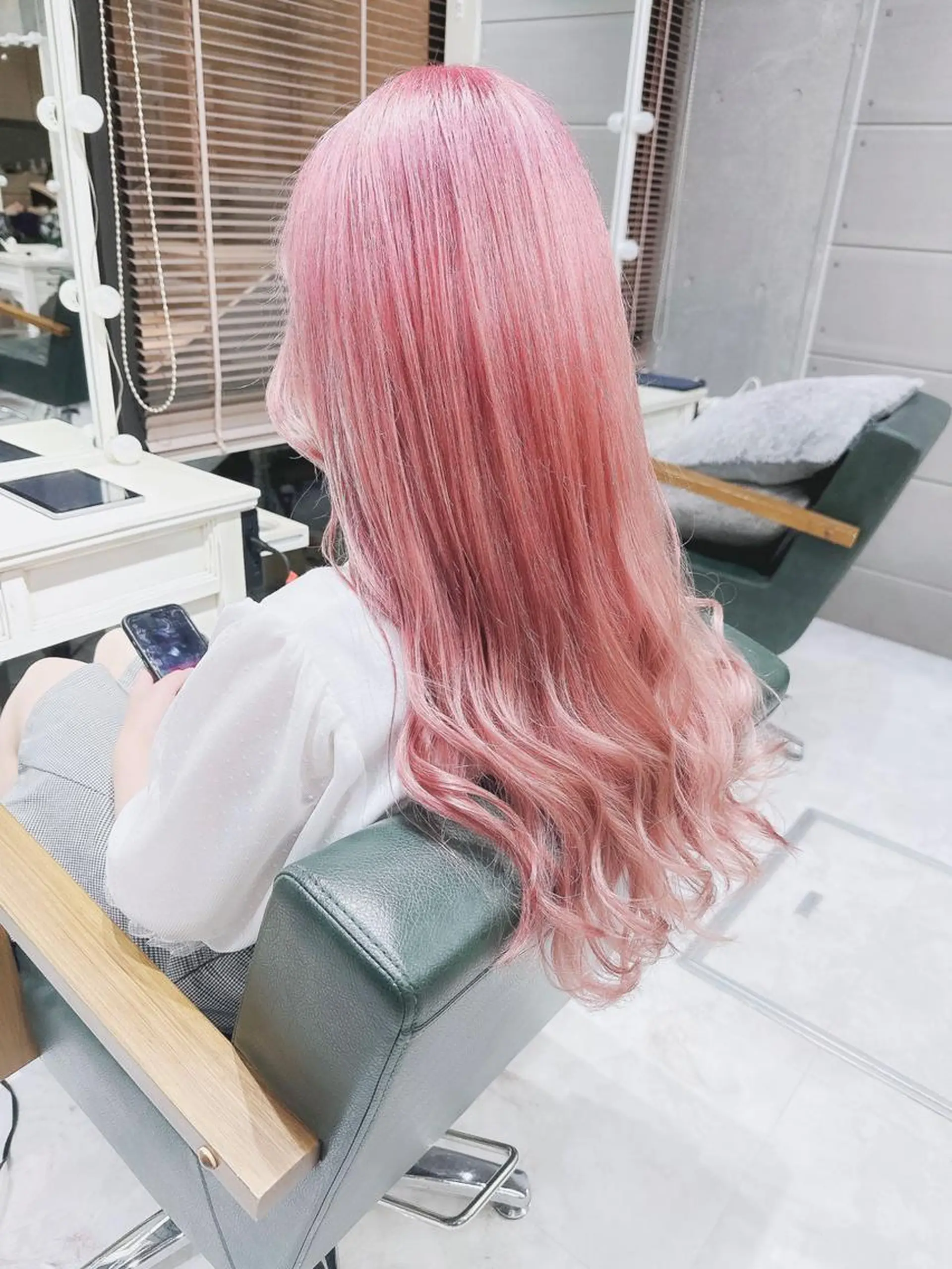 ヘアアレンジ ロング カラー ハイトーンカラー ピンクカラー 𝐑𝐈𝐍𝐊𝐀 🐷🖤のヘアスタイル