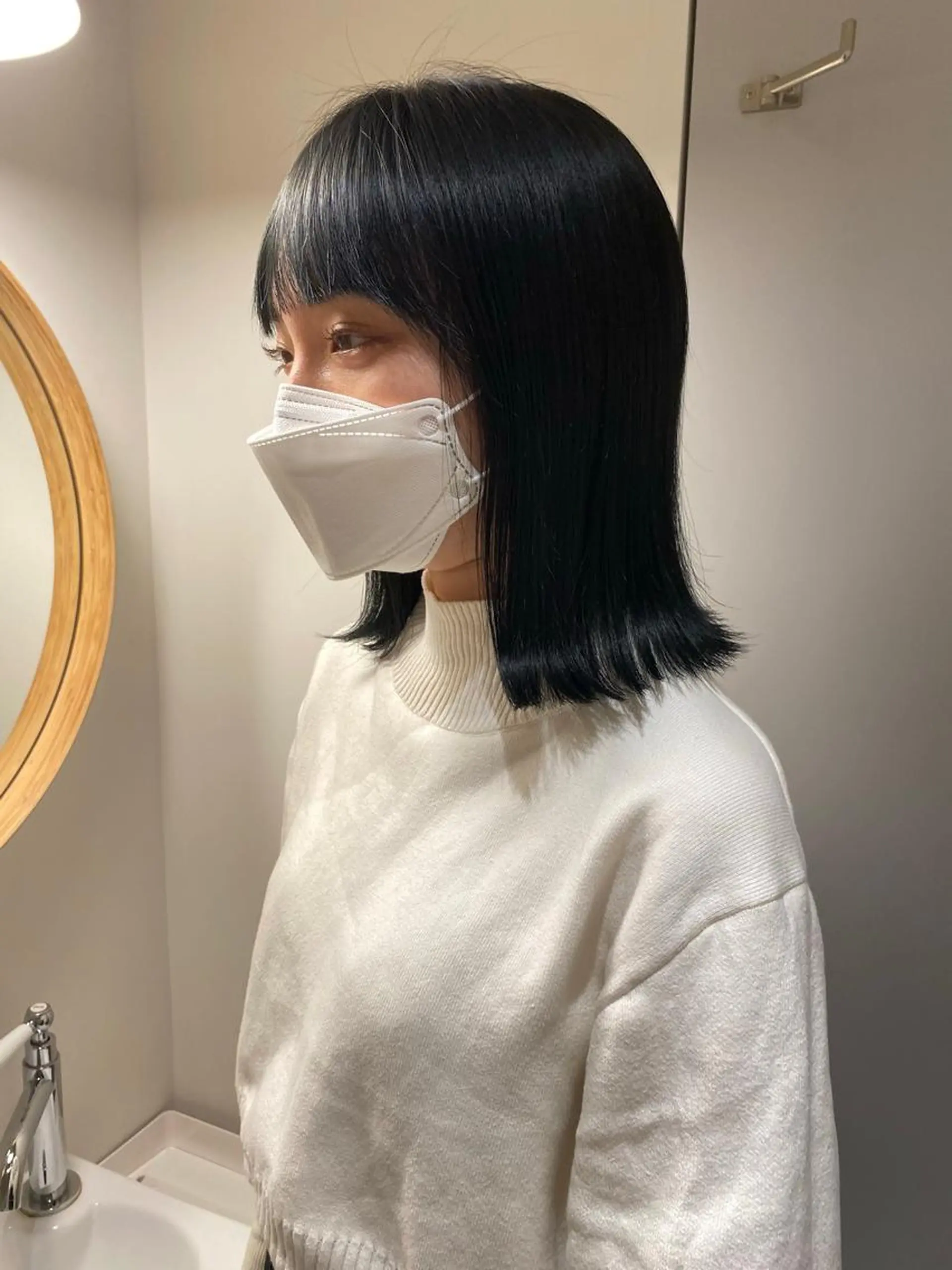 ミディアム カラー 津葉井 麗奈のヘアスタイル