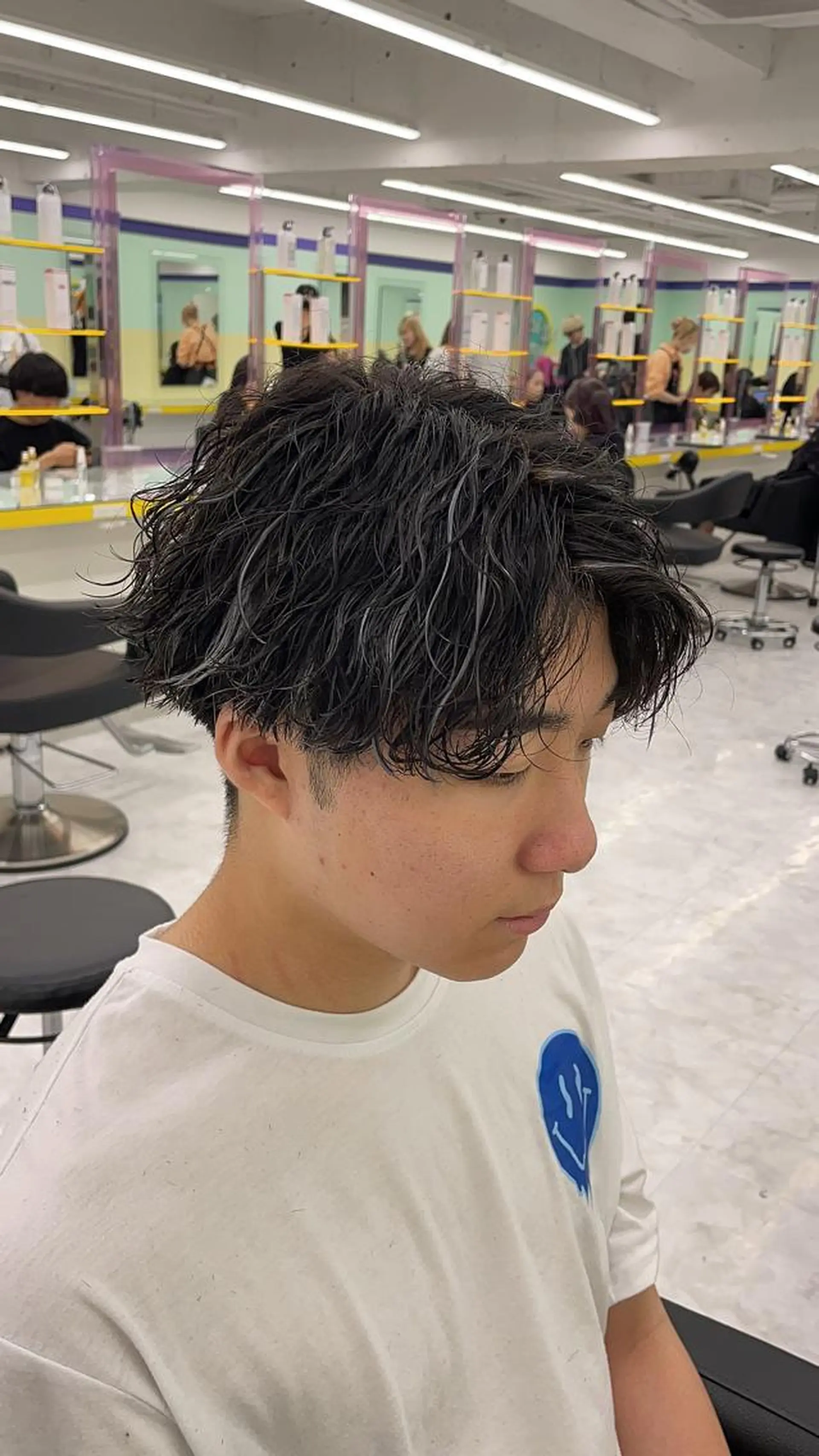 ミディアム カラー ヘアアレンジ メンズ メンズハイライト ハイライトカラー ハイライト カット ヘアカラー トリートメント ヘアセット 顔まわりカット の達人のヘアスタイル