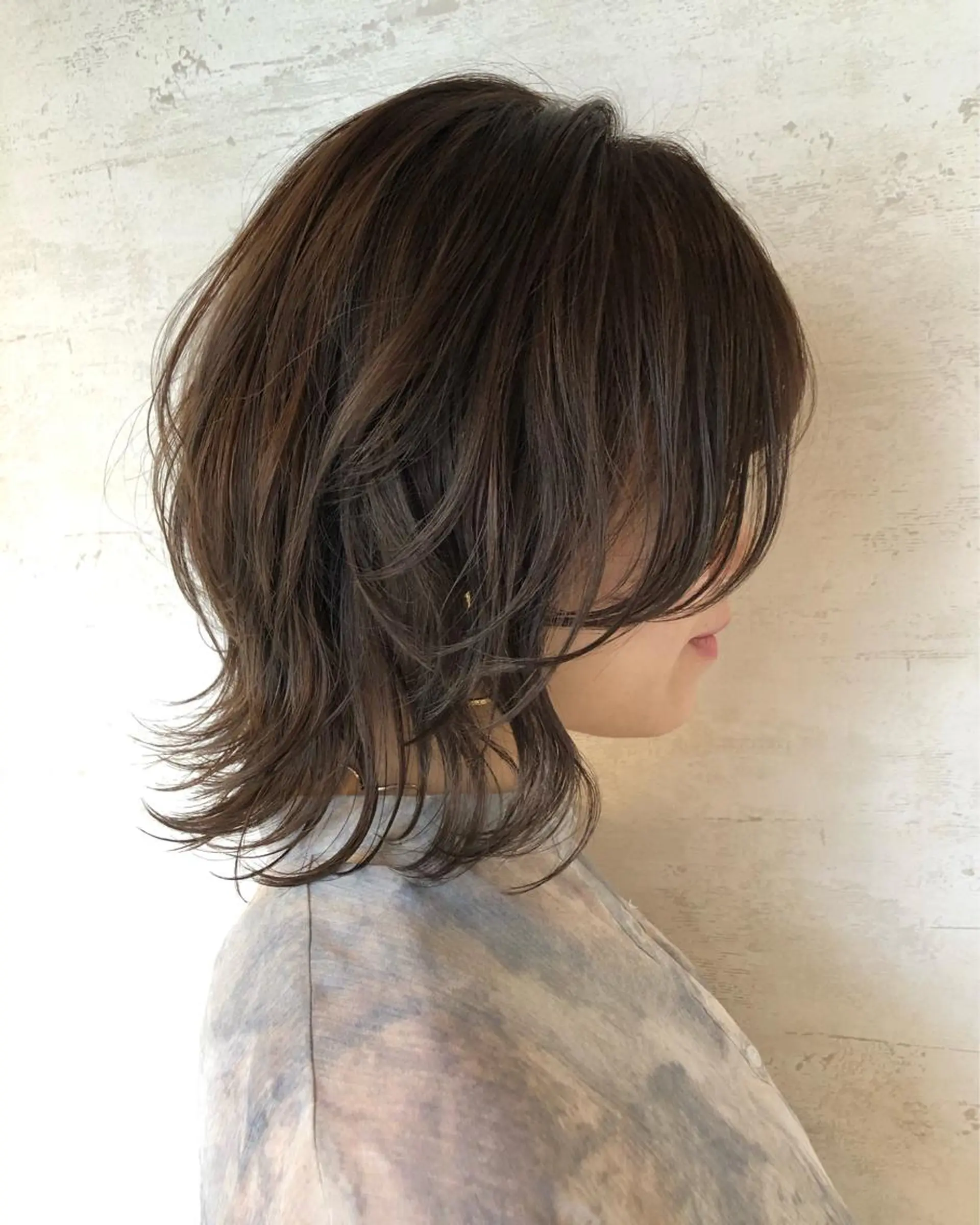 ミディアム カット ヘアカラー 女性に人気♪ はやしほのかのヘアスタイル