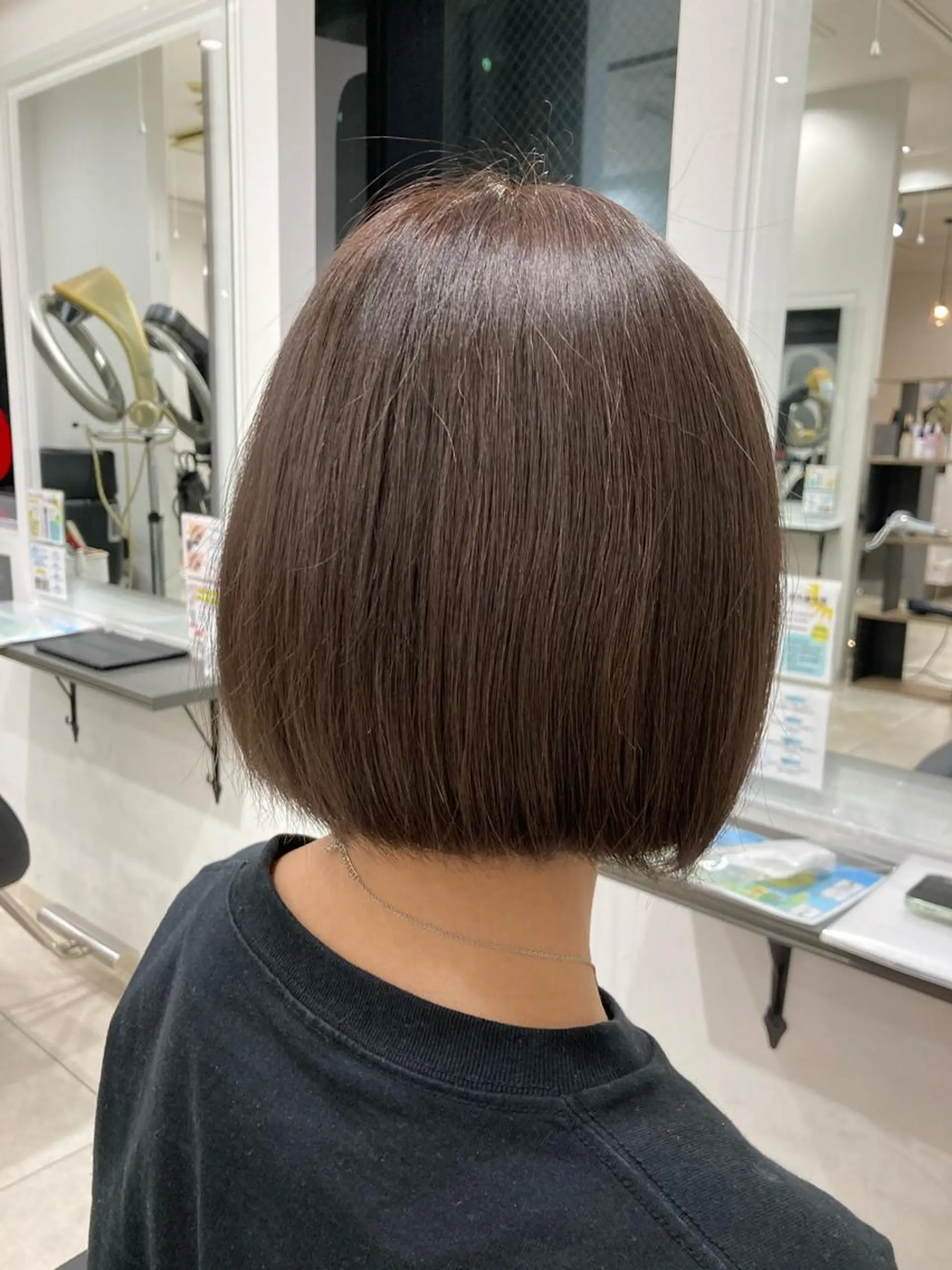 ショート カラー ブリーチ ヘアカラー トリートメント ピンクカラー🎀 米津 美佑のヘアスタイル