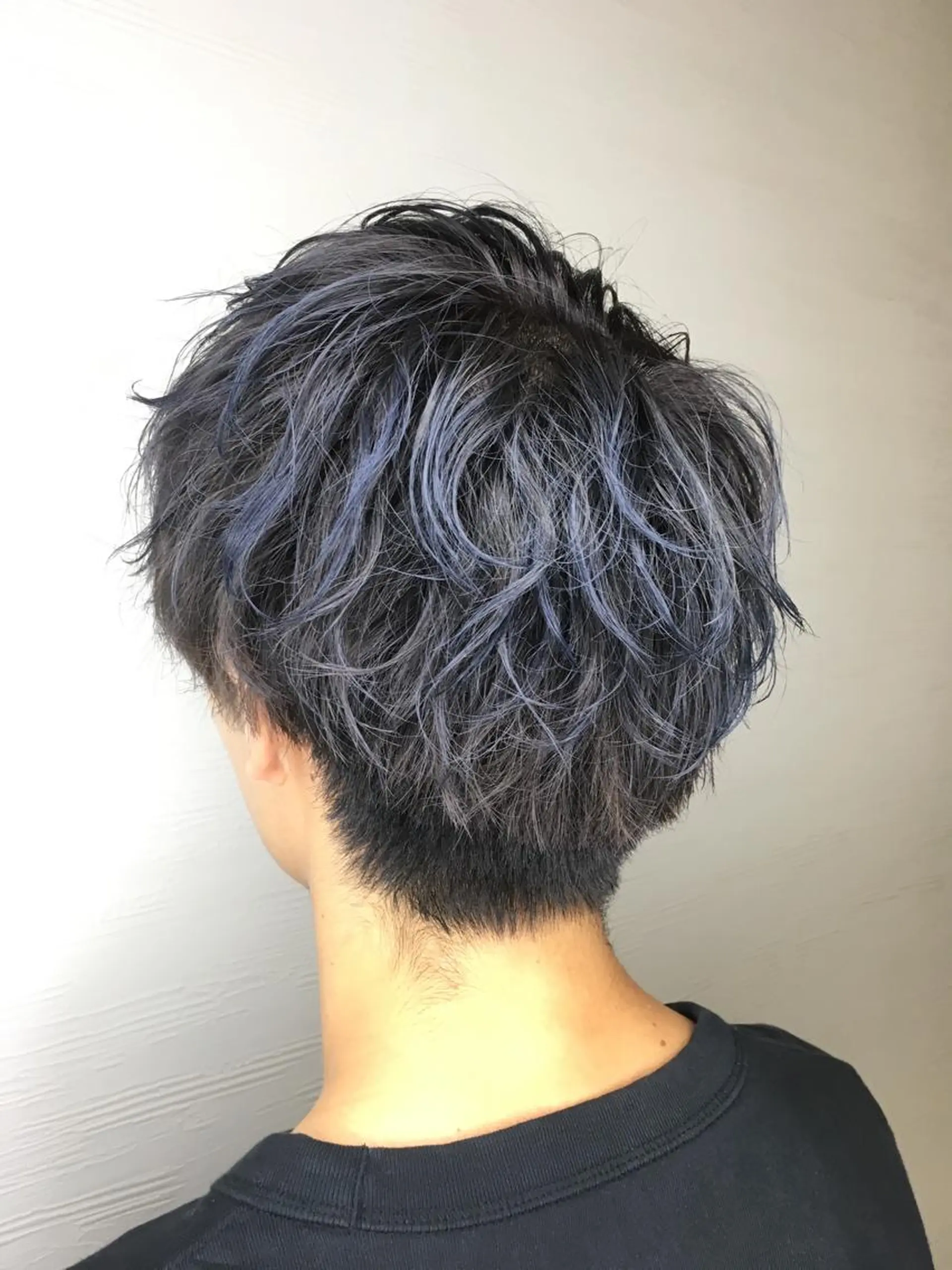 ショート カラー ヘアアレンジ メンズ シルバー 🧶ブリーチカラー TERU🧶のヘアスタイル