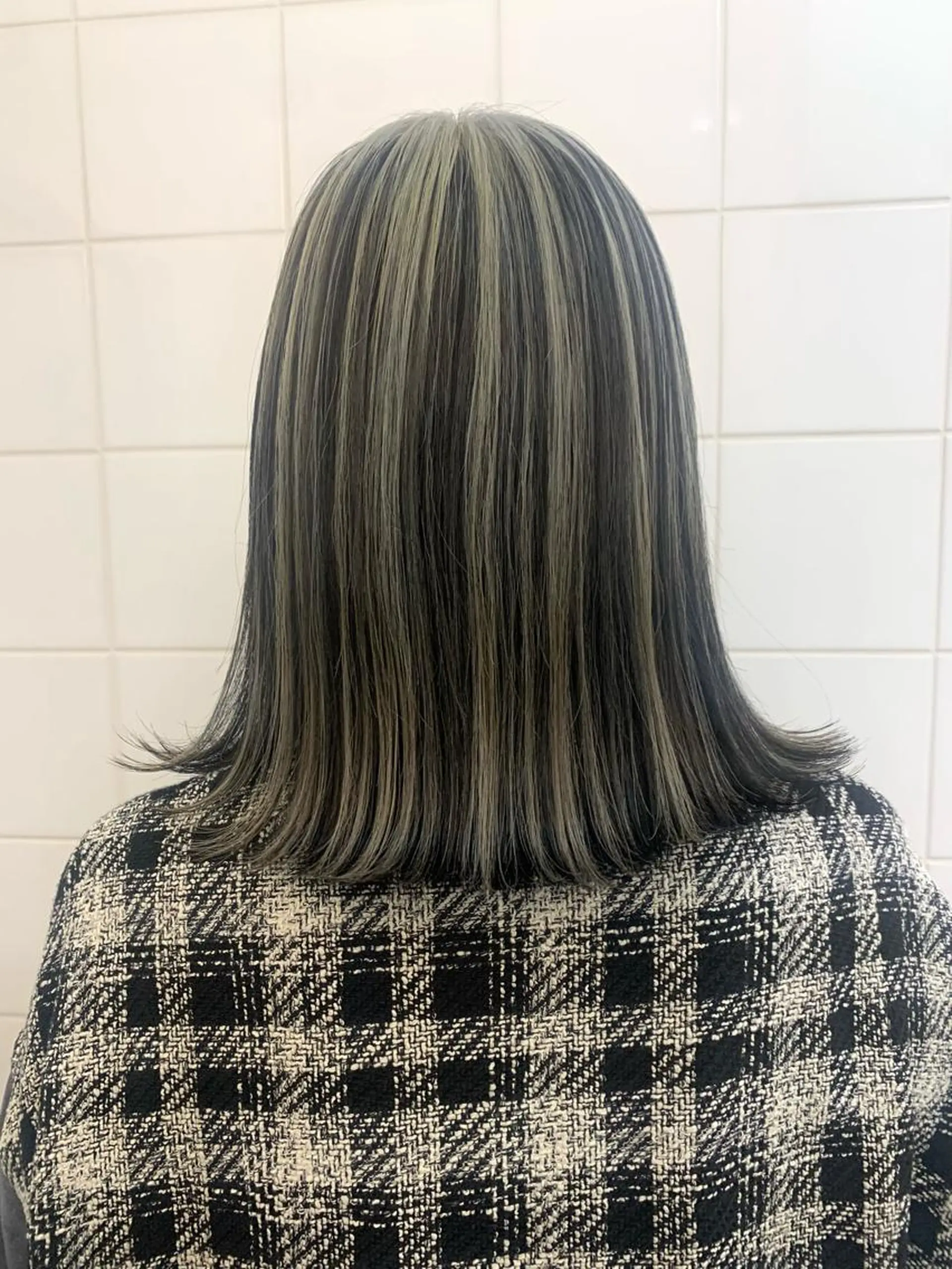 ショート カラー ヘアアレンジ 🧨ブリーチー×ボブ レイヤー💎じゅえるのヘアスタイル