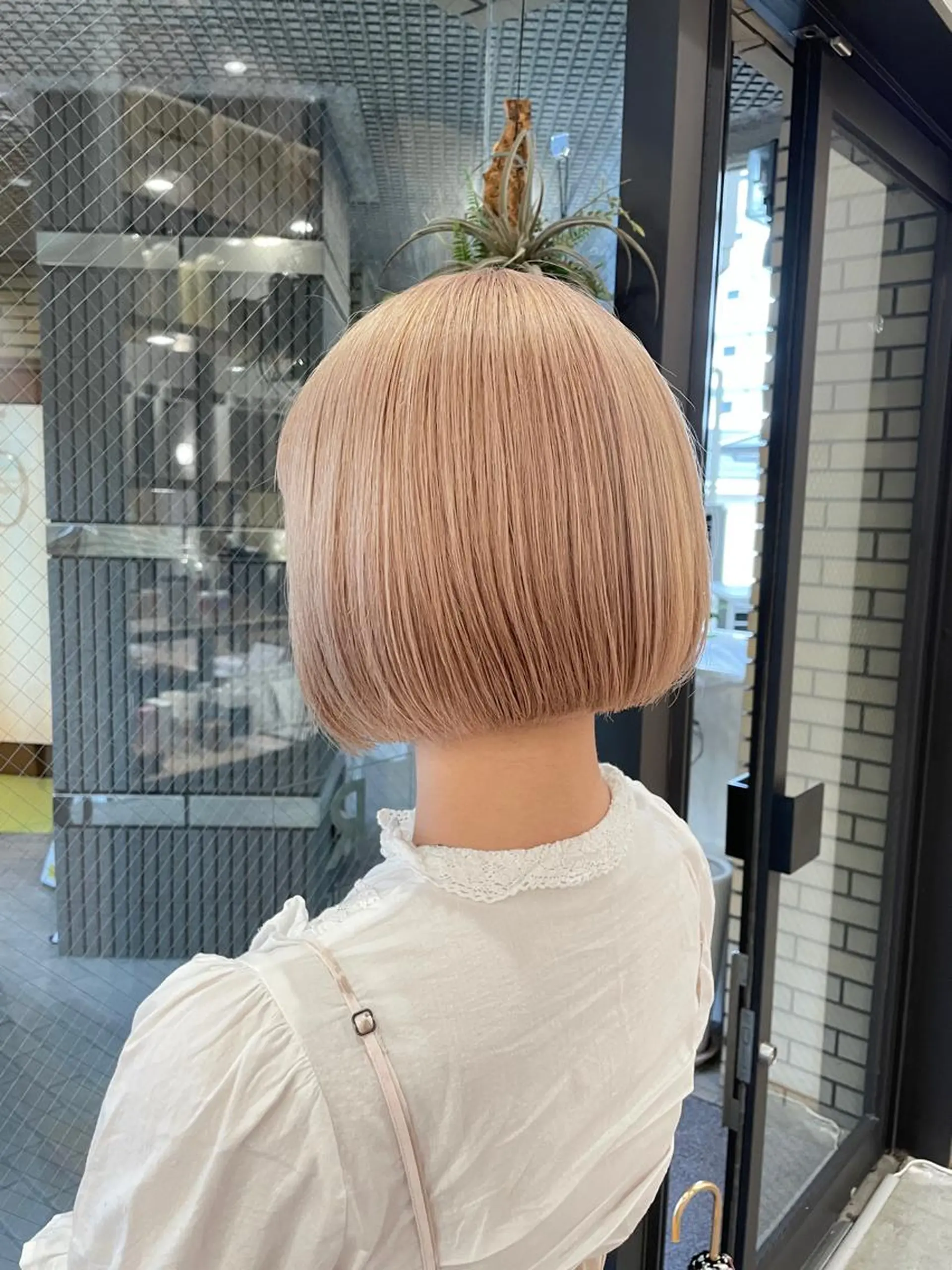 ショート ボブ ヘアカラー トリートメント 城　健太郎 💎ハイトーンのヘアスタイル