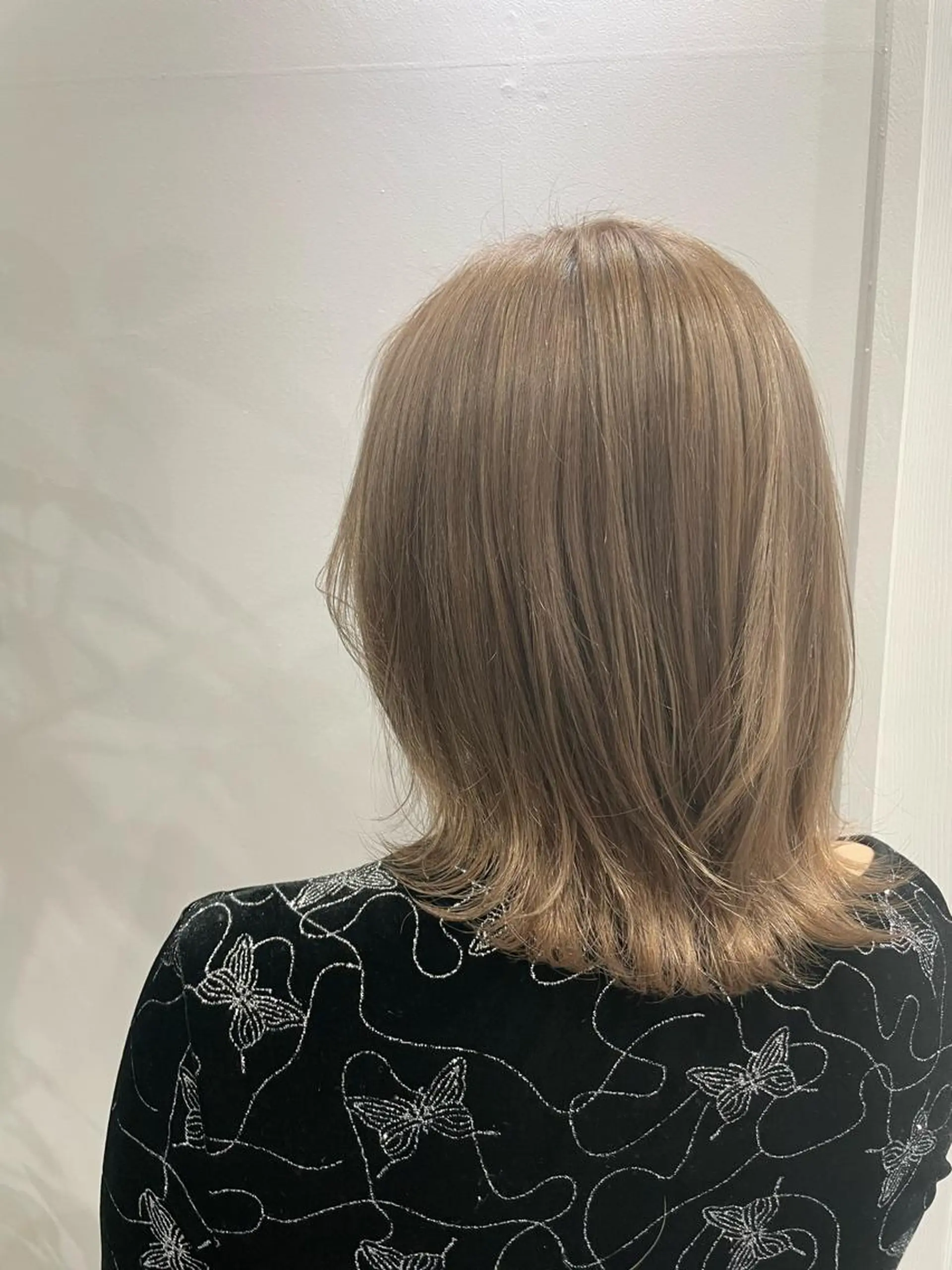 ミディアム カラー ブリーチ ハイトーンカラー ヘアカラー 湯田実津希🤎 ﾐﾙｸﾃｨ専門のヘアスタイル