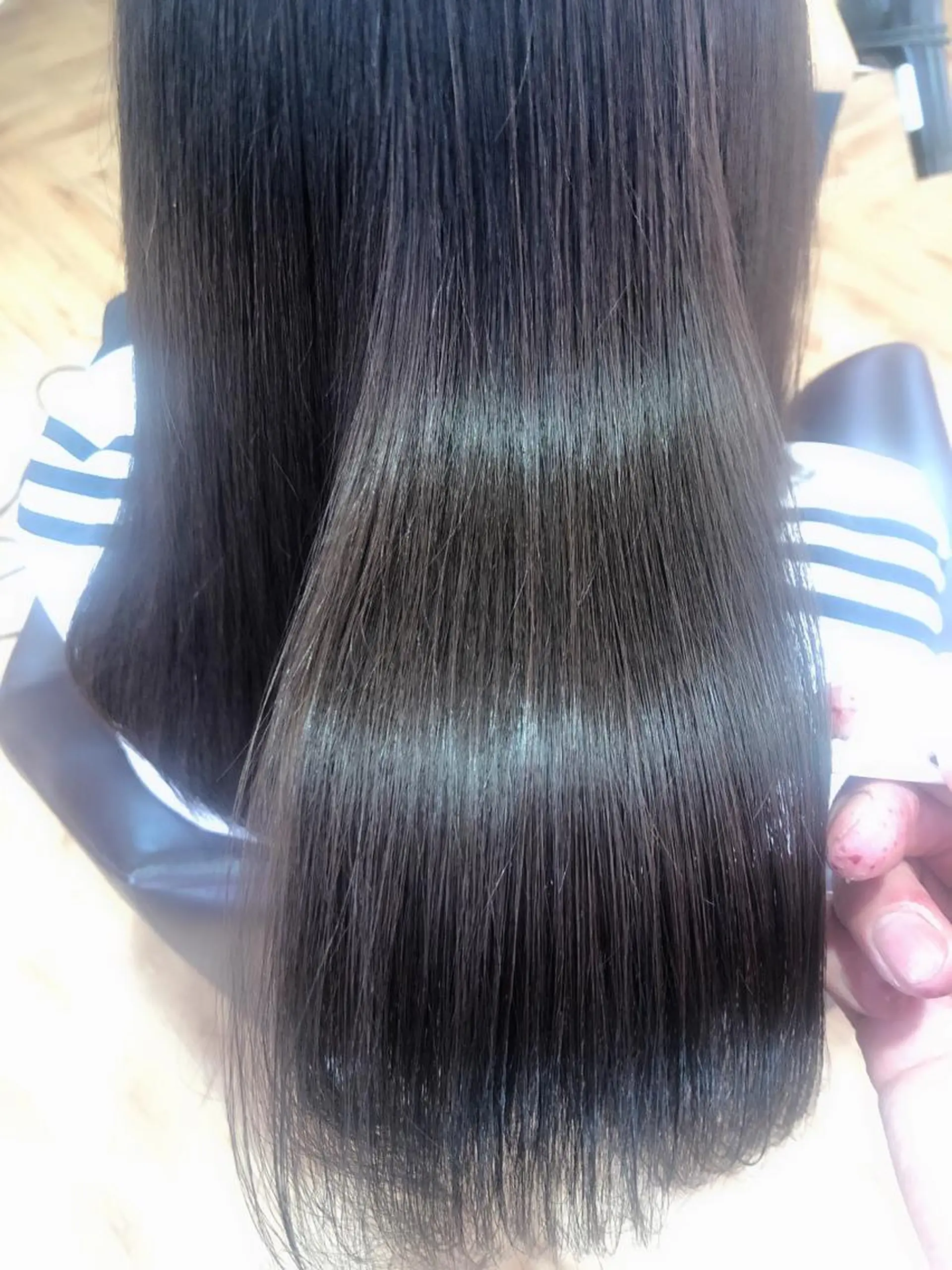 セミロング ヘアカラー トリートメント 韓国🇰🇷レイヤー 映える顔周り🩷のヘアスタイル