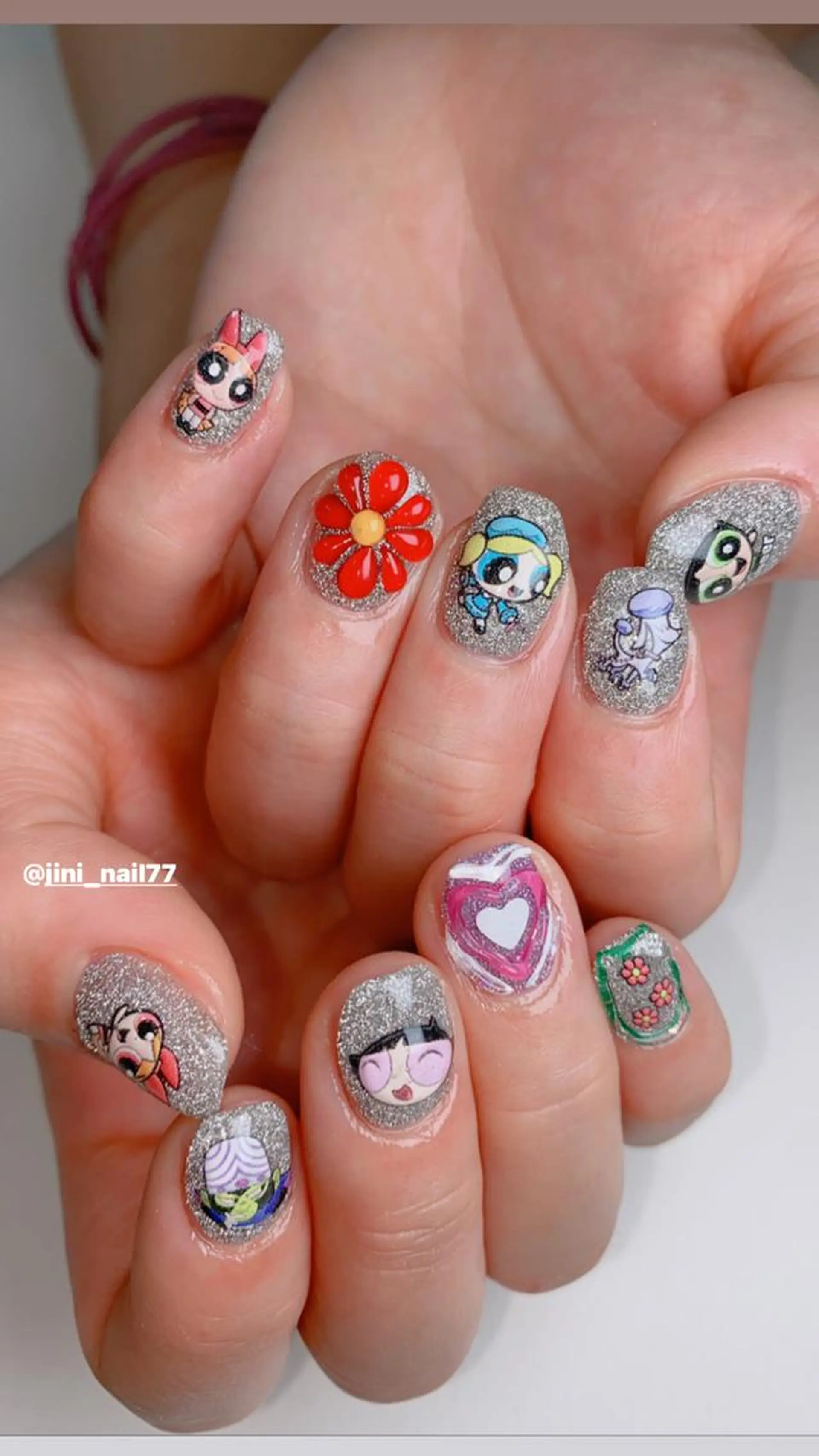 ネイル JINI NAIL所属・ジニ ネイルのネイルデザイン